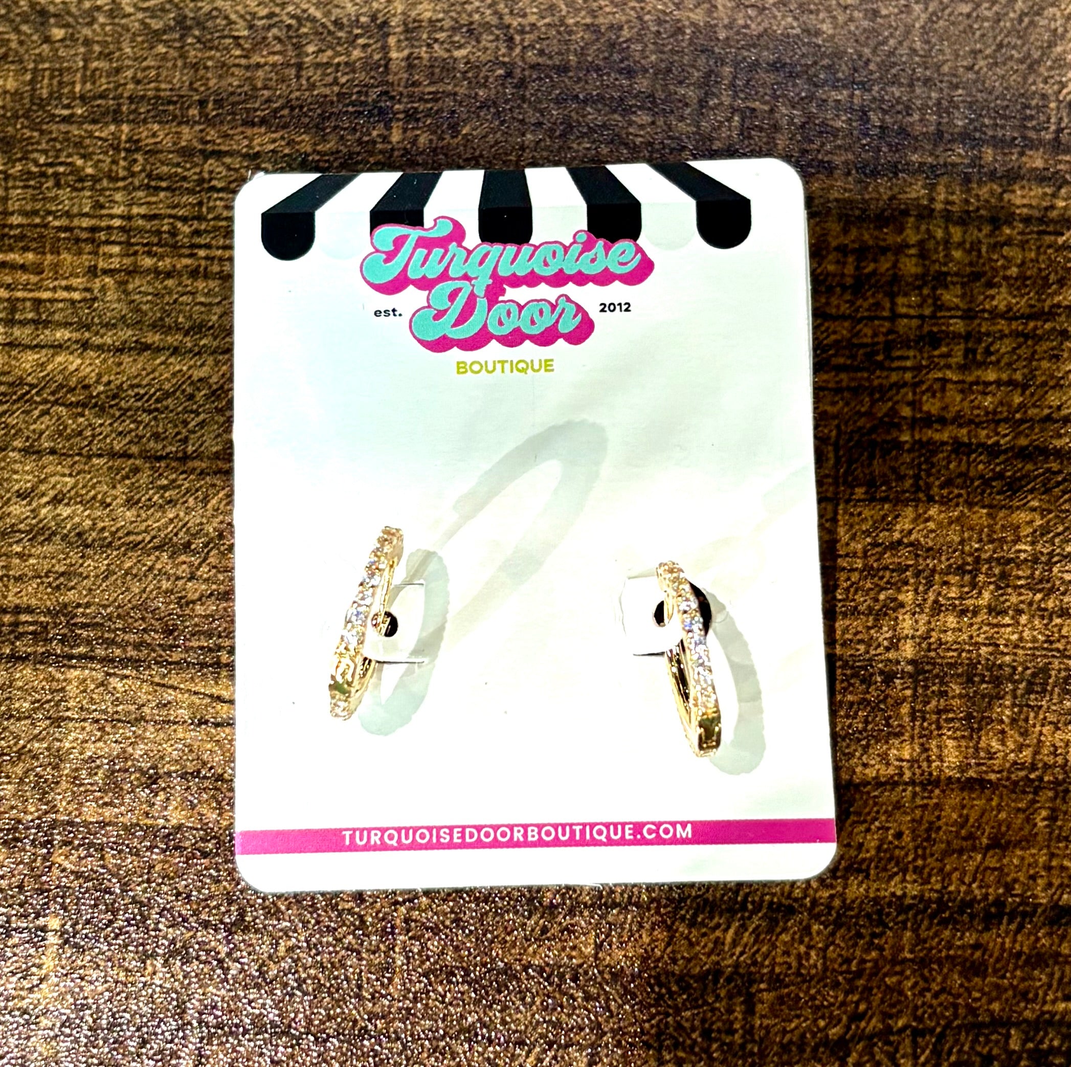 CLEAR STONE HUGGIES MED-GOLD