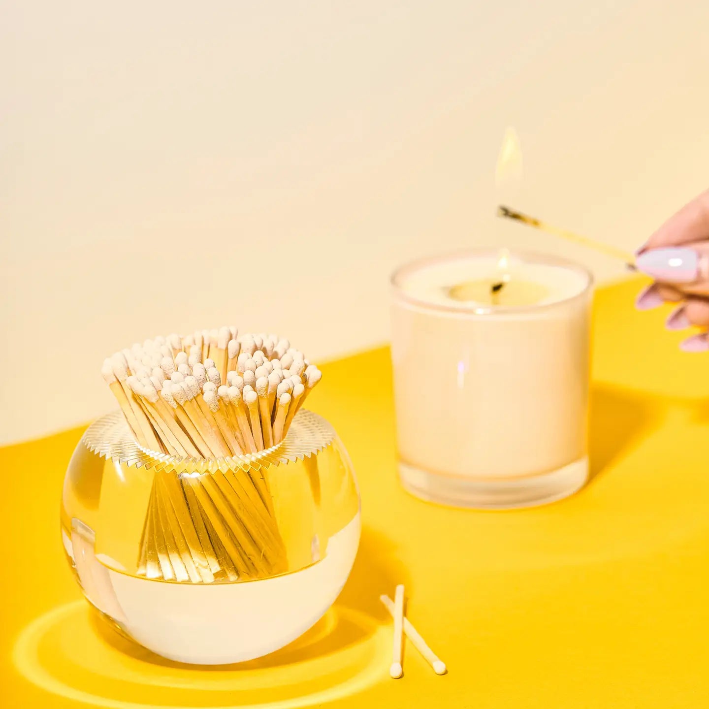 ROUND MATCH STRIKER-WHITE