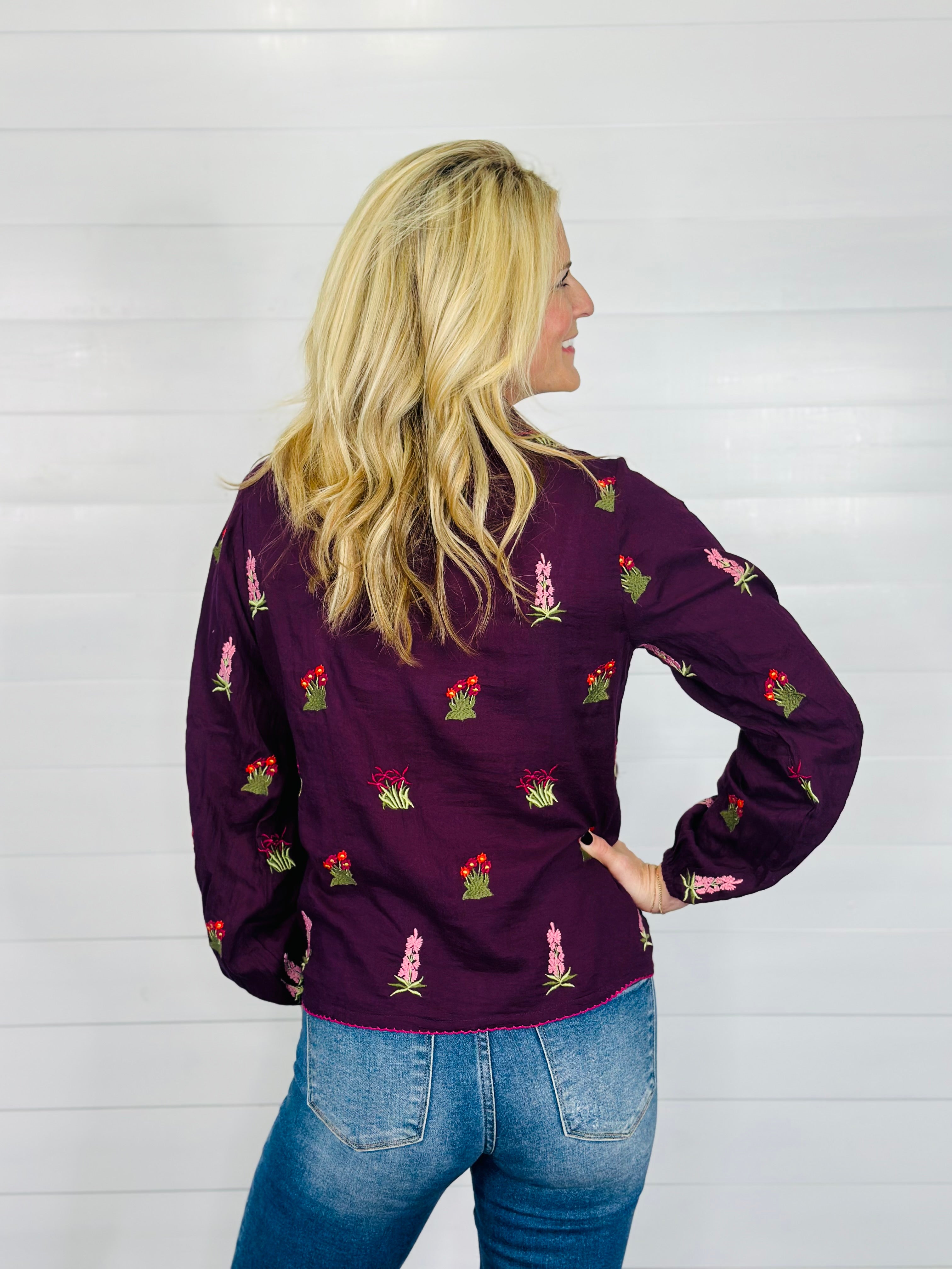 SCATTERED EMBROIDERD SHIRT