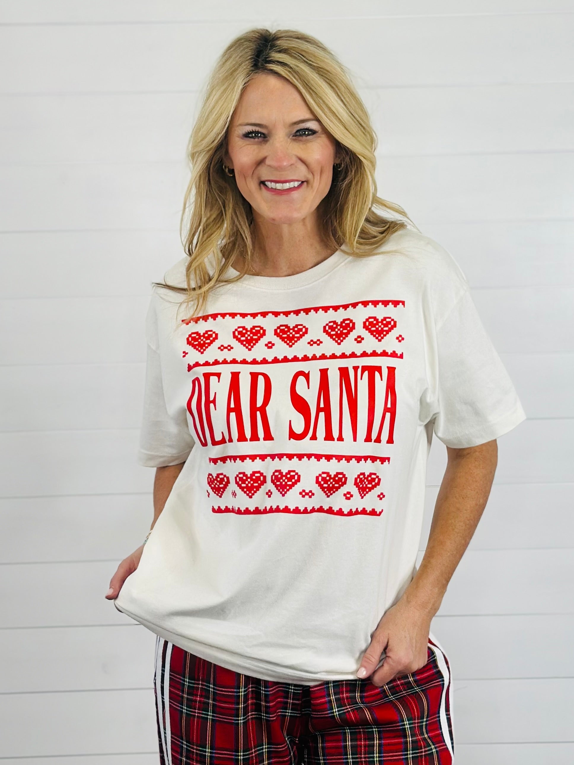 DEAR SANTA GRAPHIC TEE