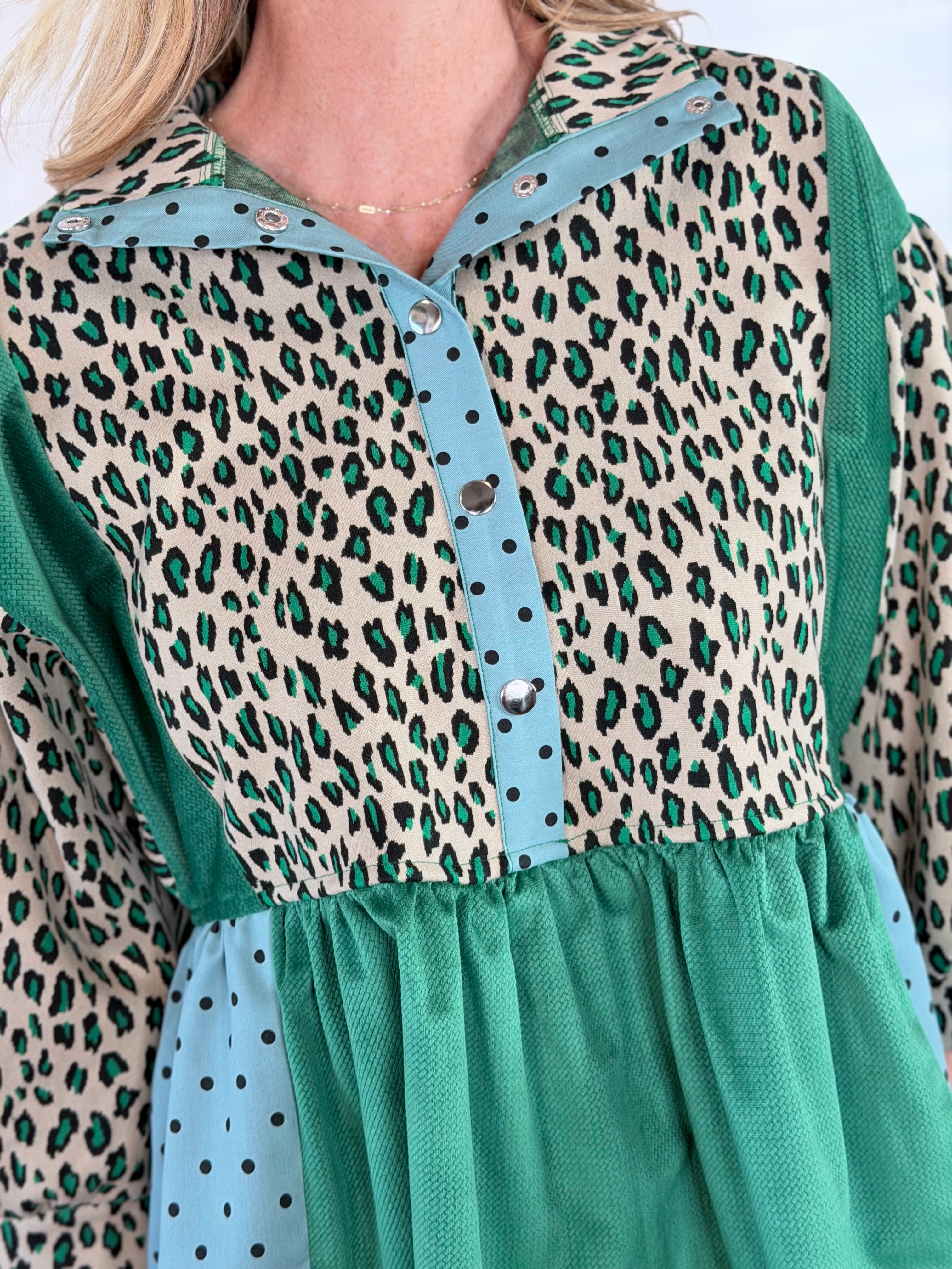 BAILEY BUTTON SNAP TOP