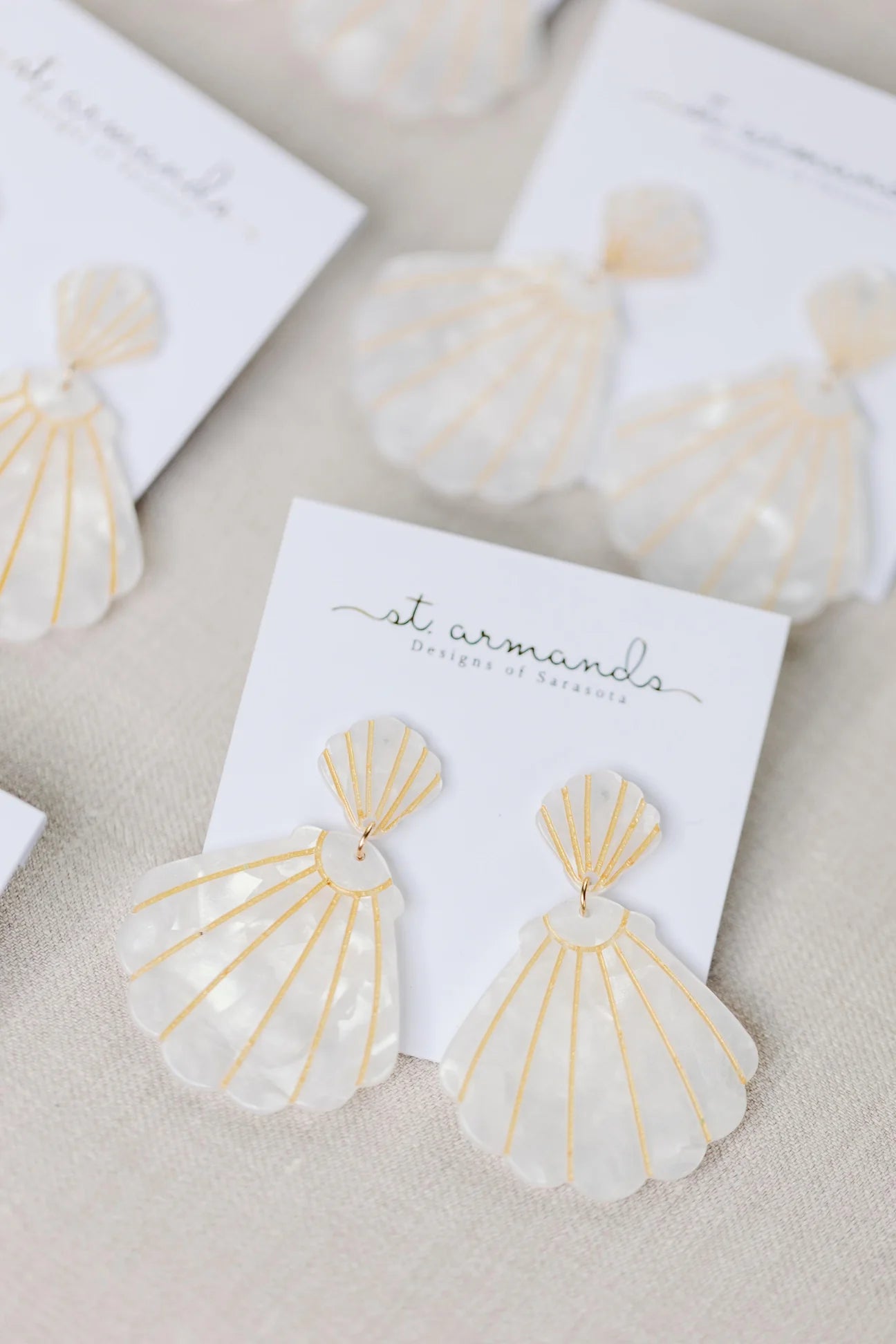 WHITE TORTOISE SHELL EARRING