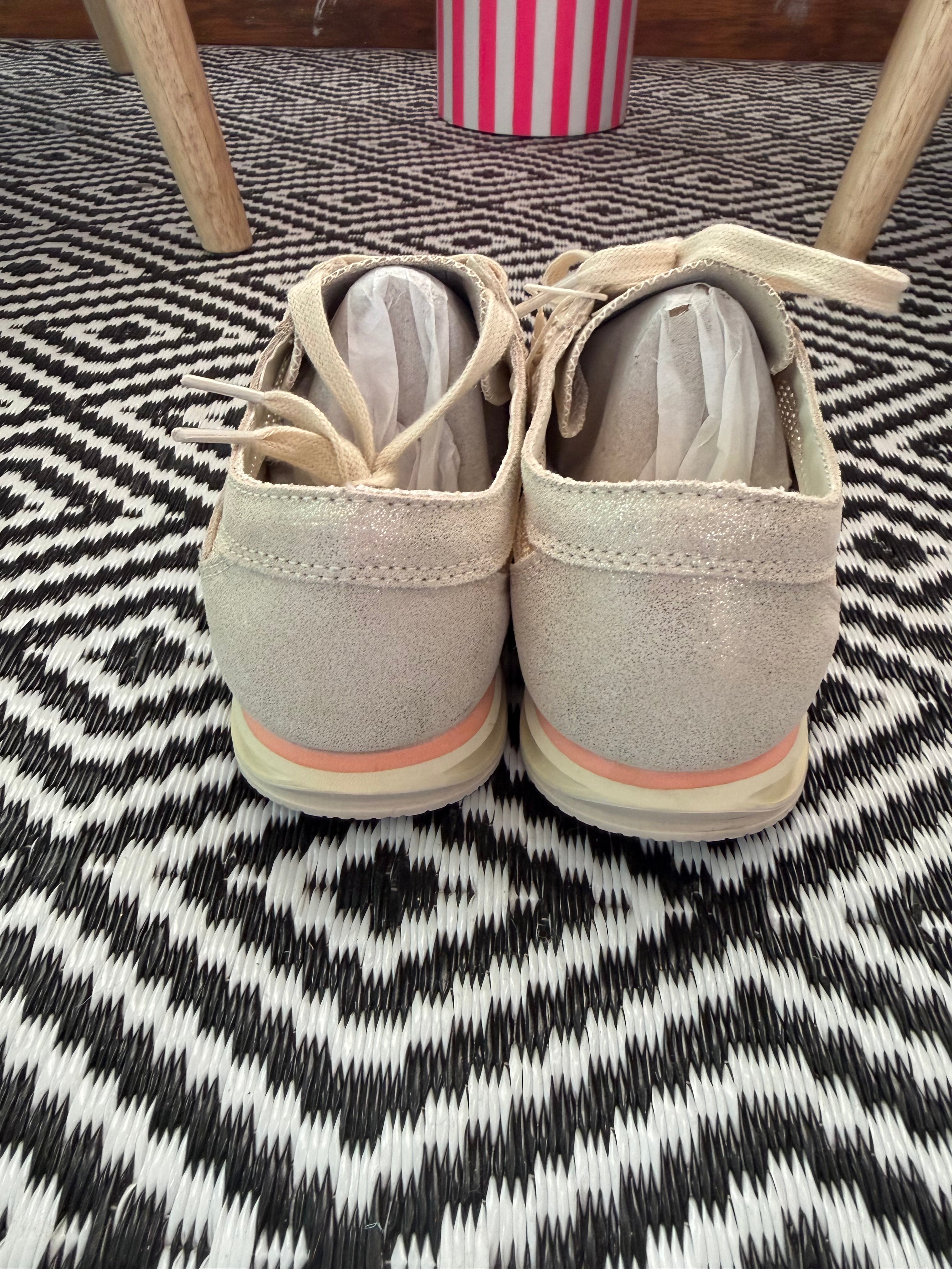 VICTORIA SATURNO-PLATINO