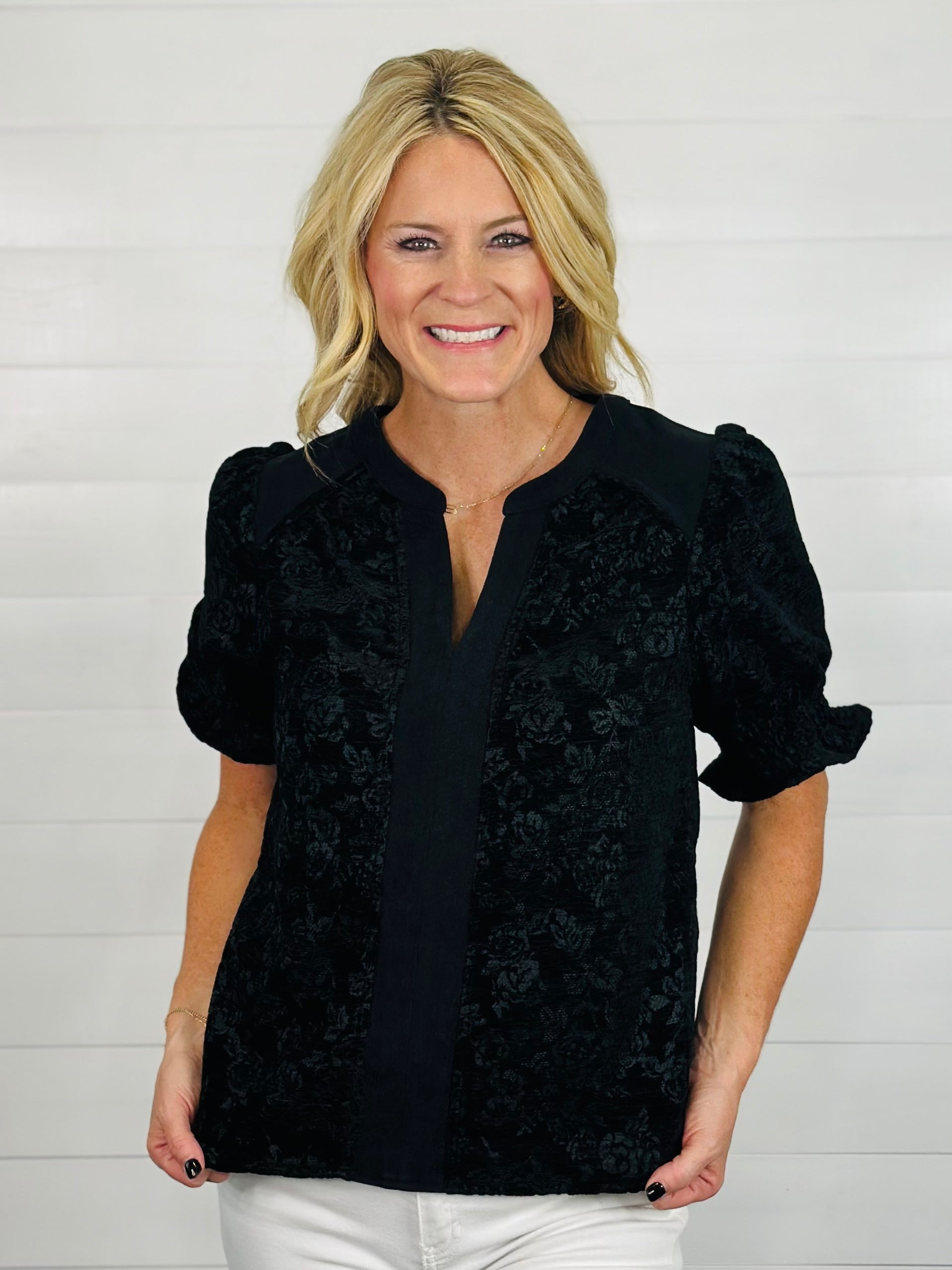 VELVET ROSES TOP-BLACK