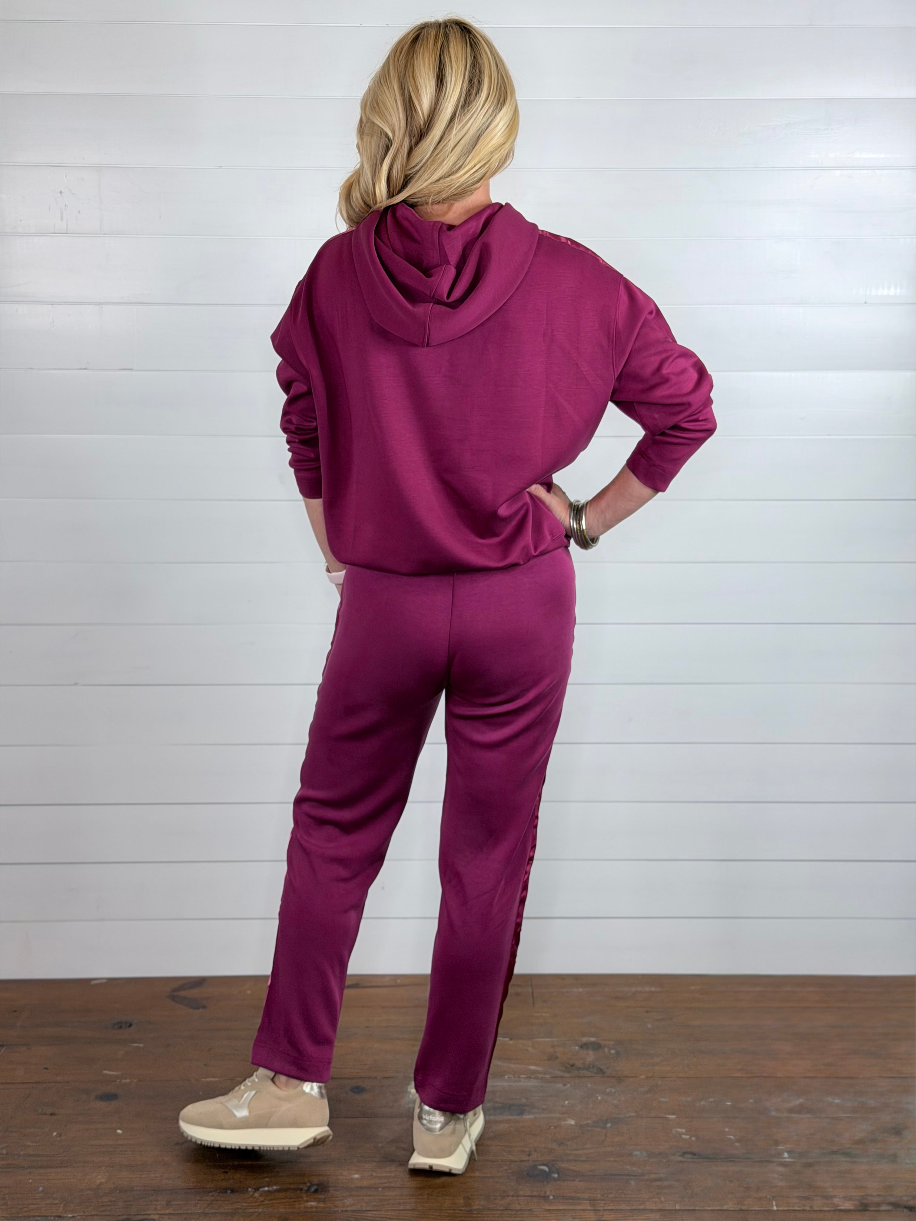 SATIN STRIPE JOGGER-MAROON