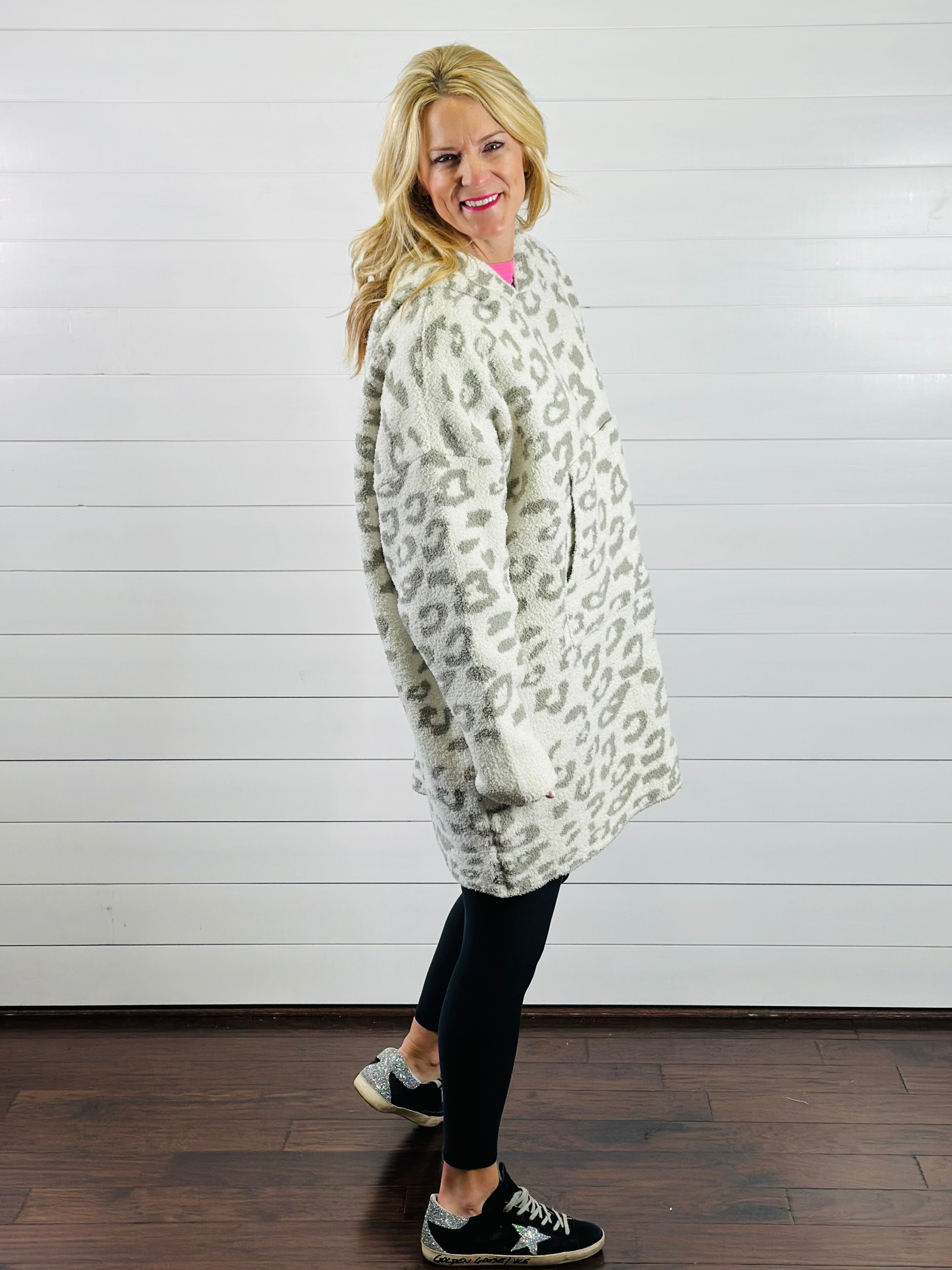 LEOPARD HOODED SNUGGIE-GREY