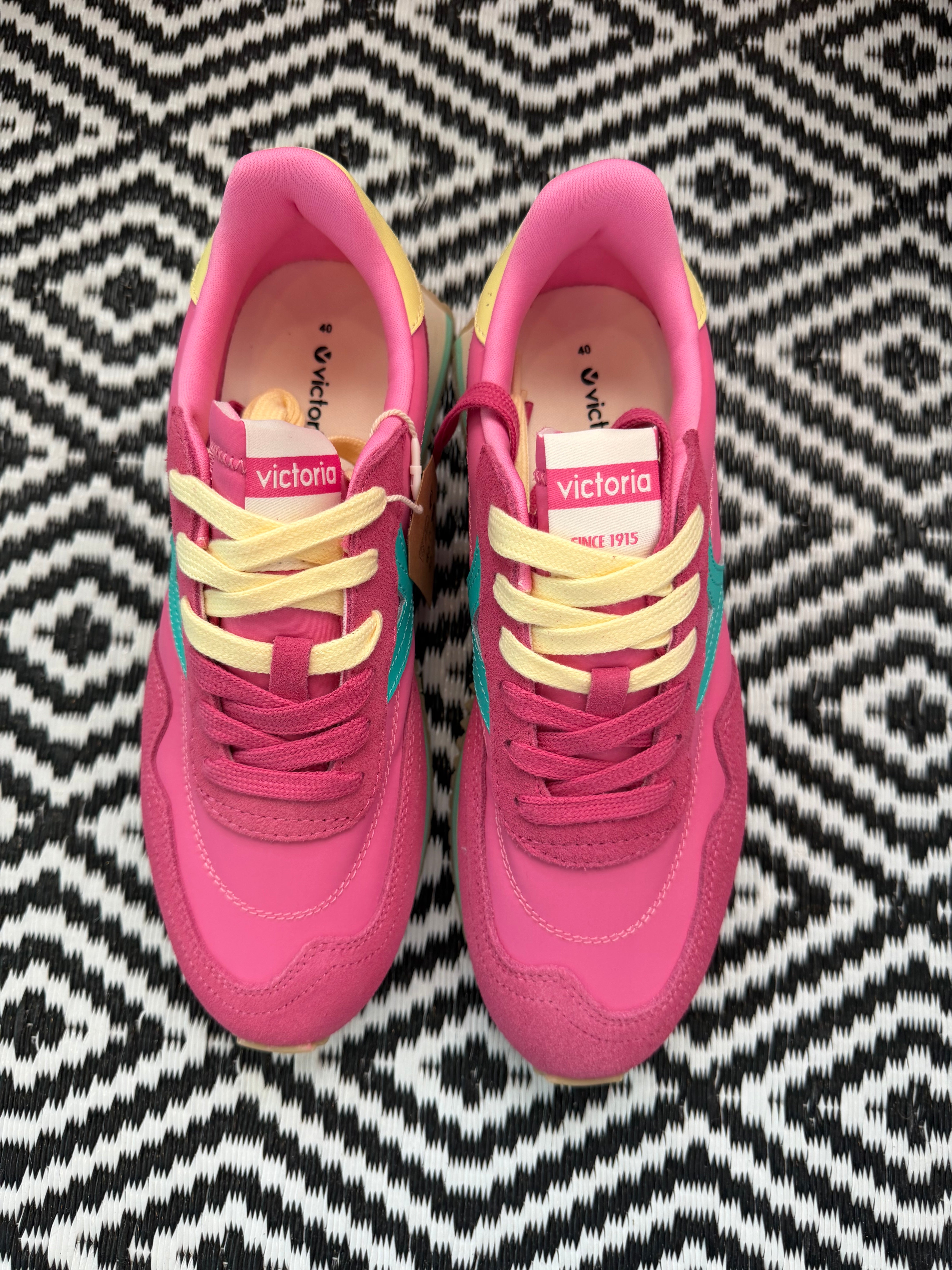 VICTORIA COSMOS-ROSA