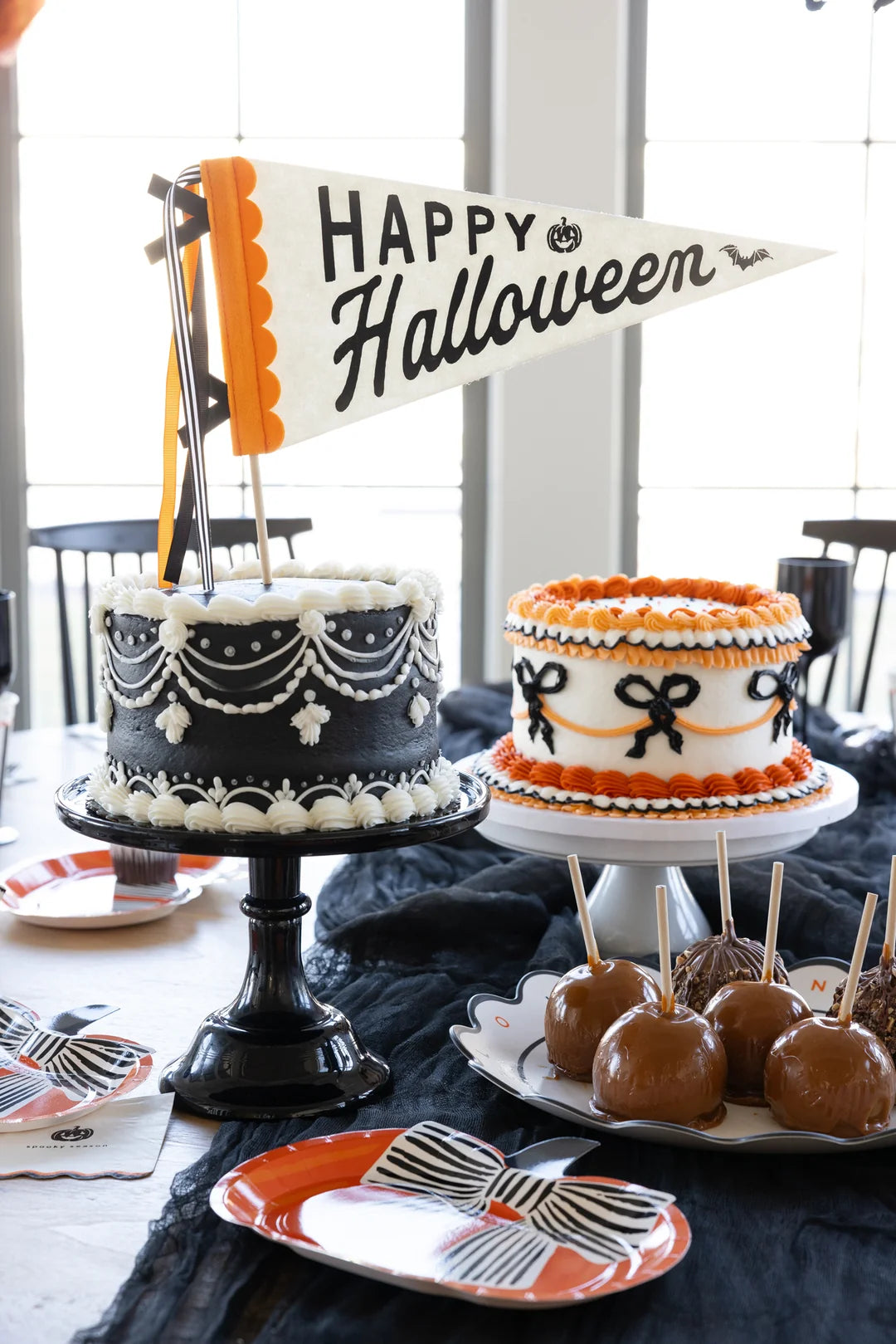 HAPPY HALLOWEEN PENNANT