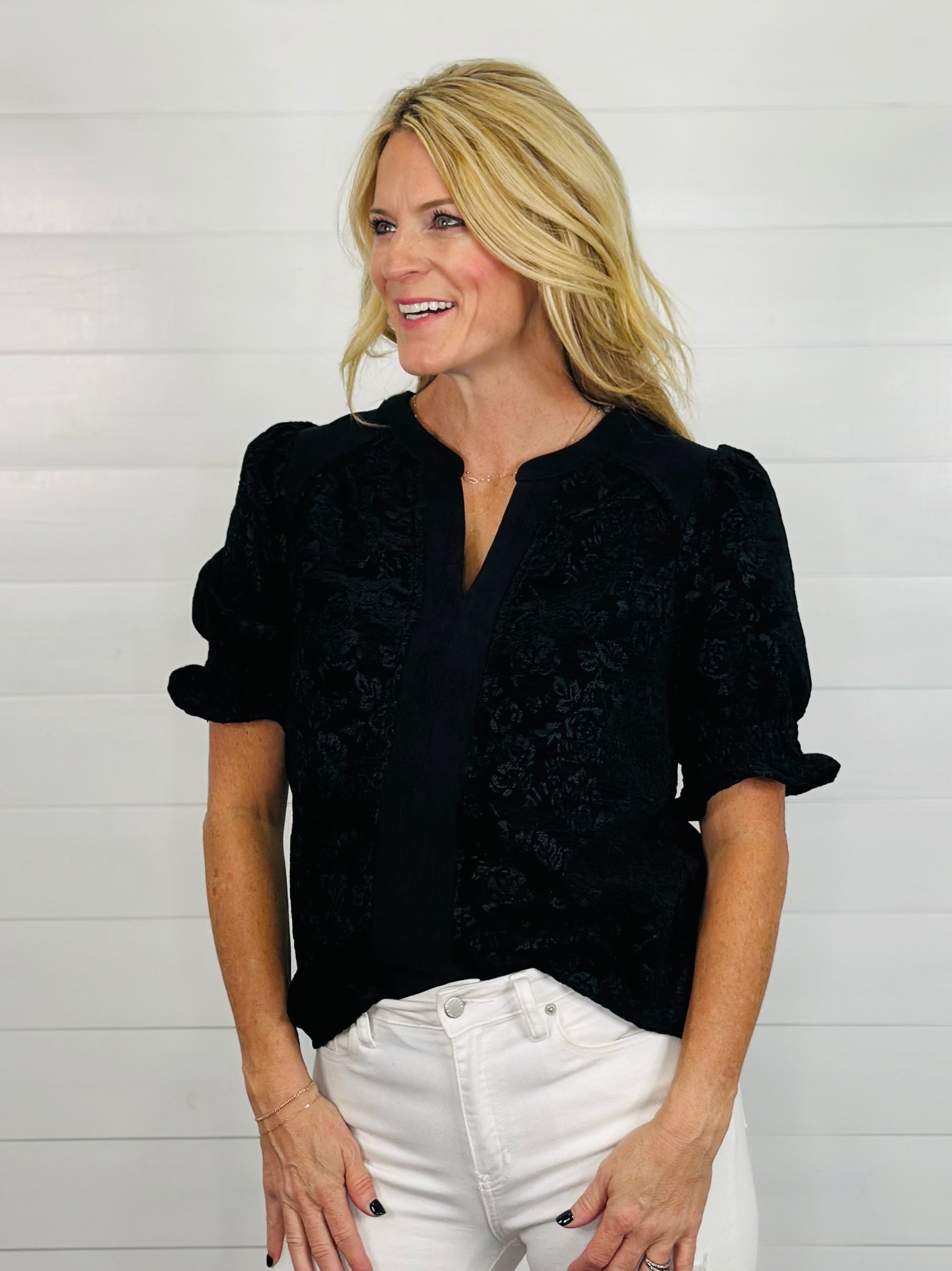 VELVET ROSES TOP-BLACK