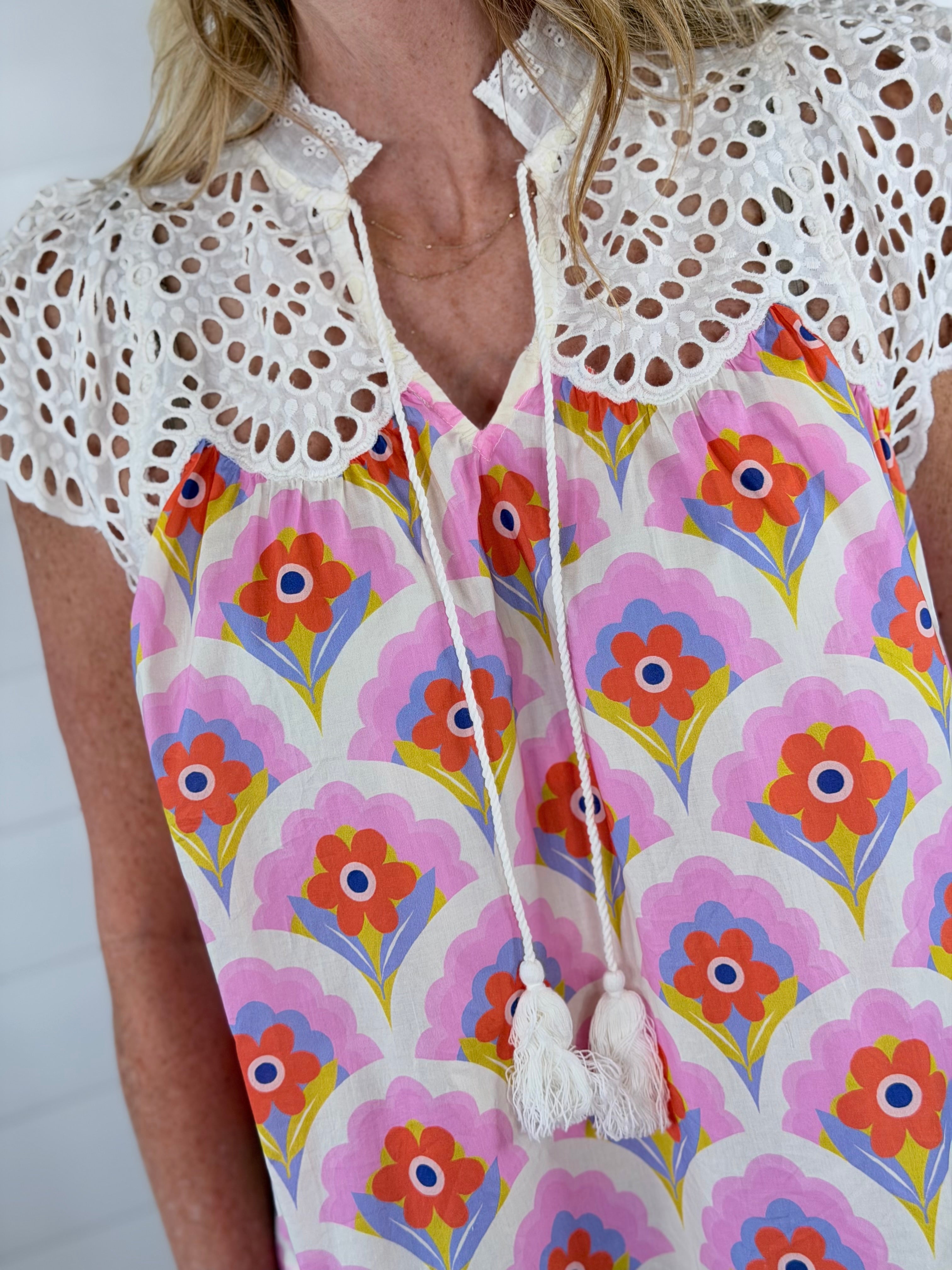 EYELET FLORAL TOP