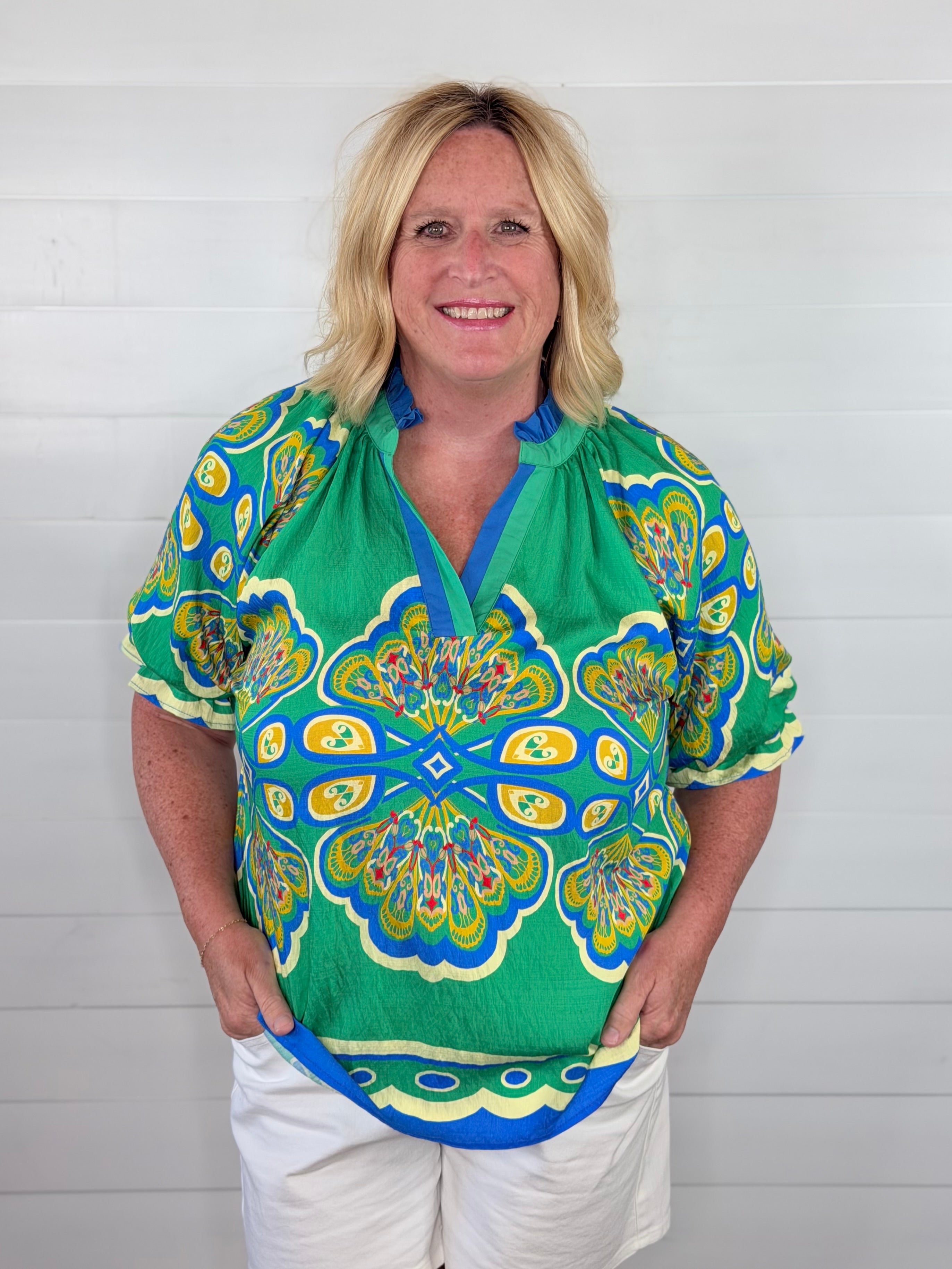 MODERN MEDALLION TOP