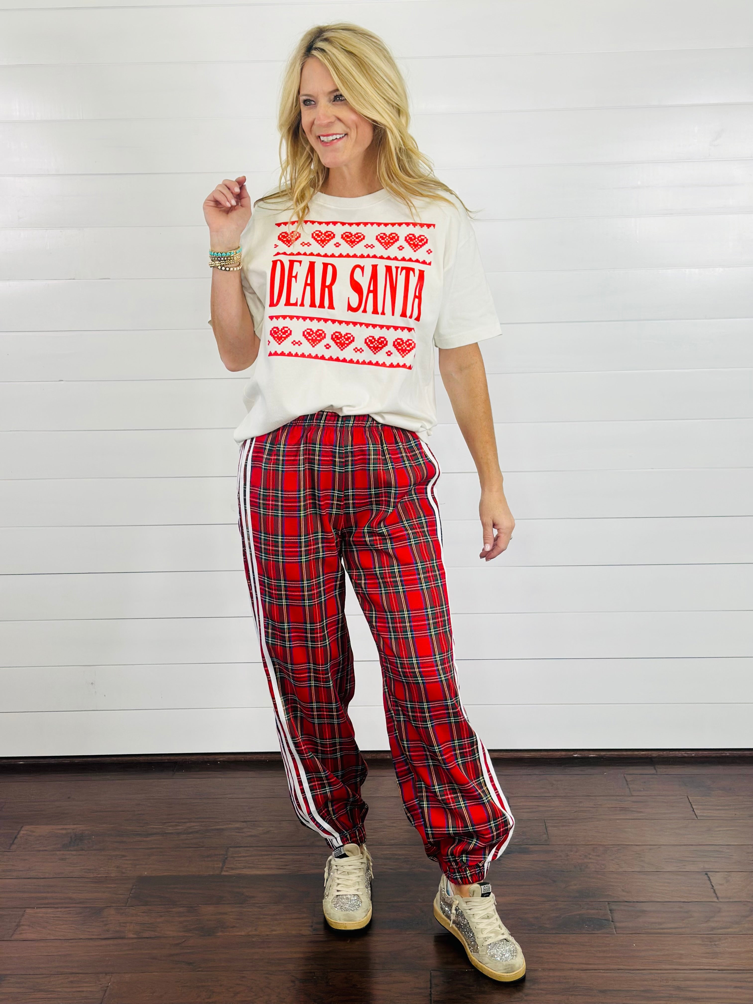 DEAR SANTA GRAPHIC TEE