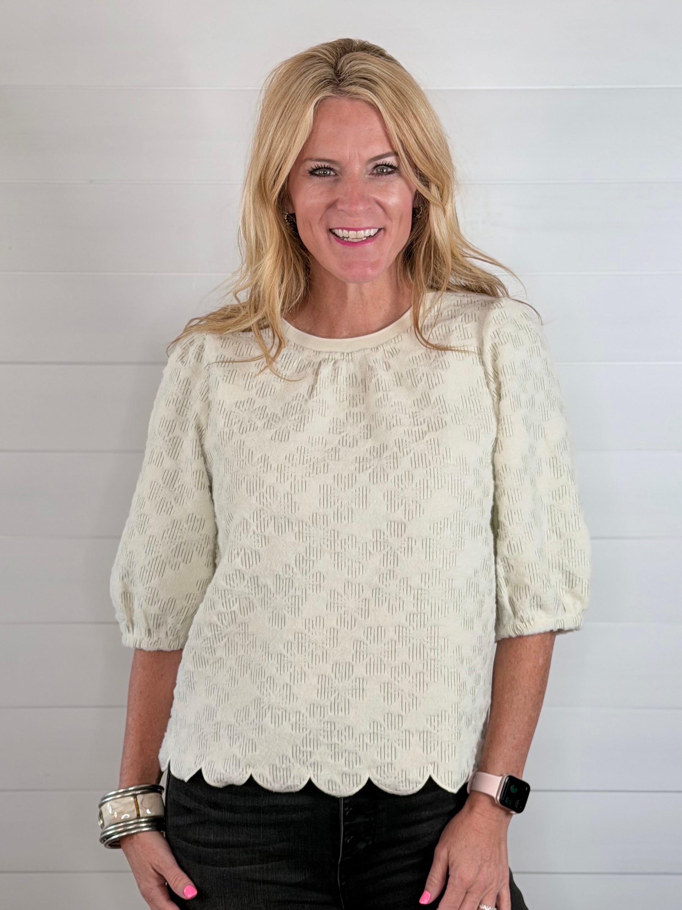 TEXTURED FLORAL TOP