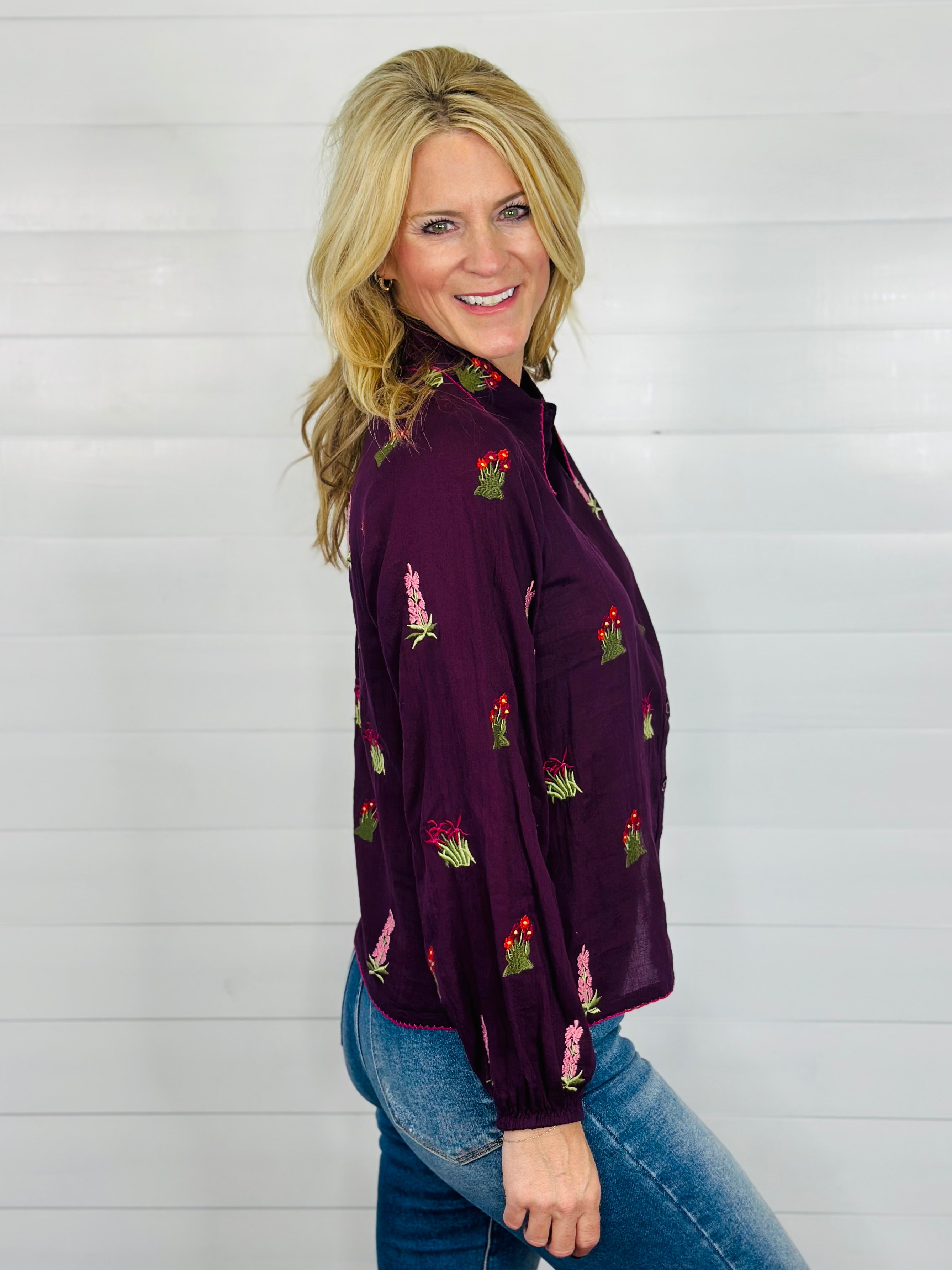 SCATTERED EMBROIDERD SHIRT