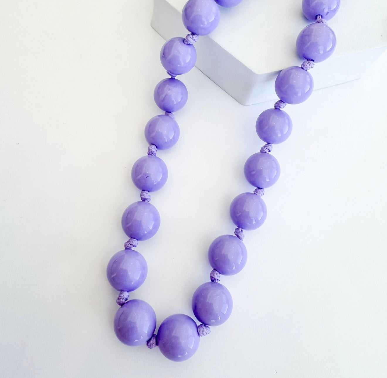 LAVENDER BUBBLEGUM NECKLACE