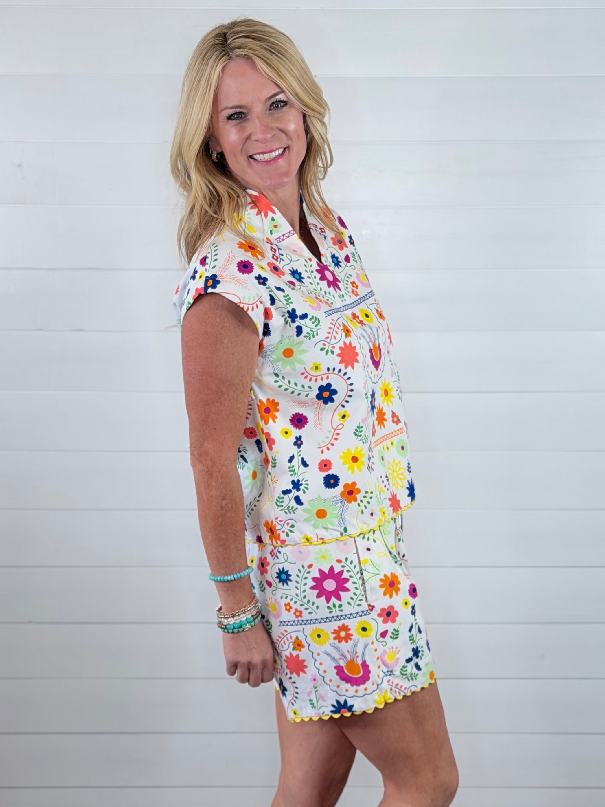 FLORES TOP BY SISTER MARY