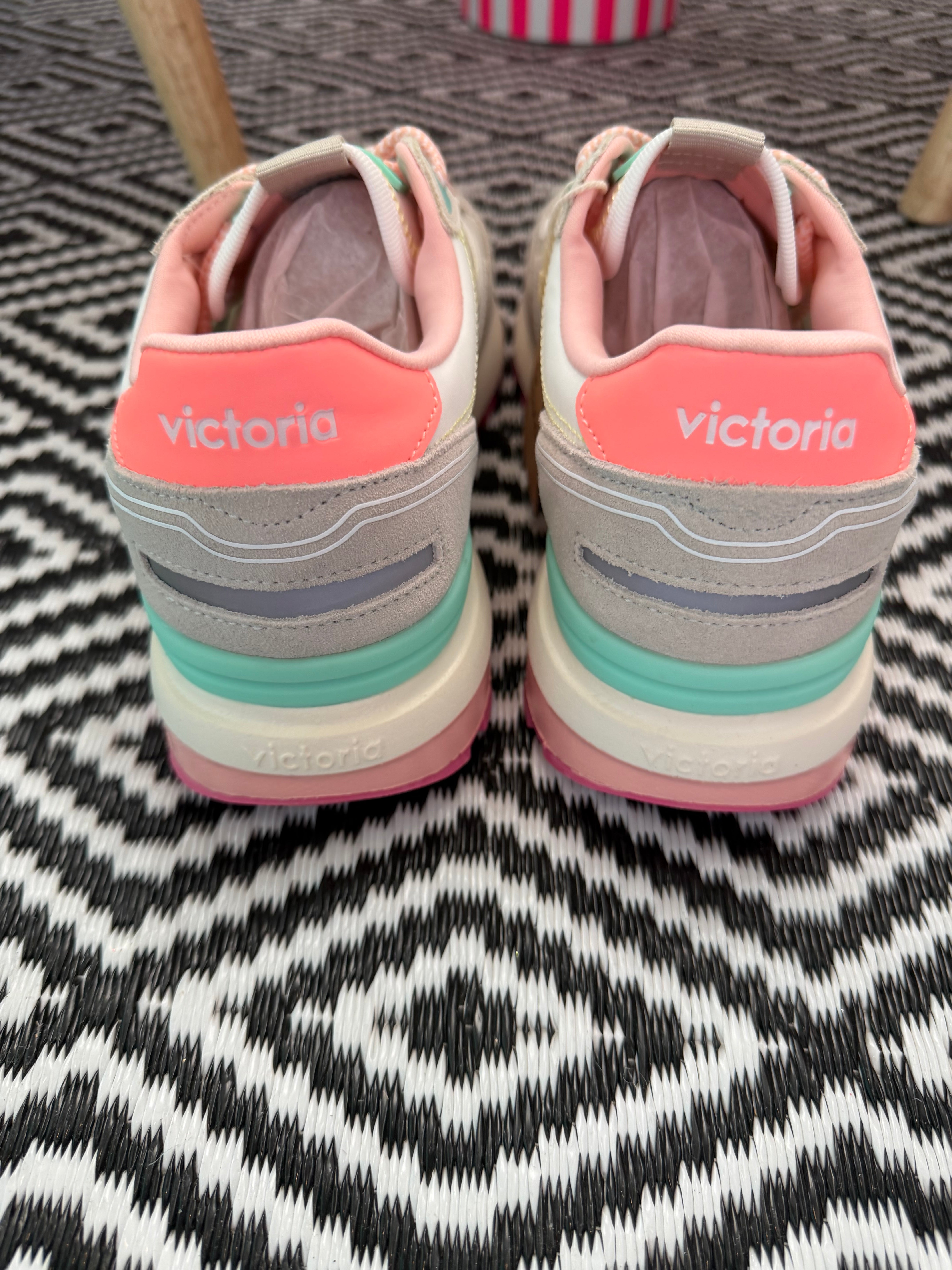 VICTORIA LUNA-BLANCO