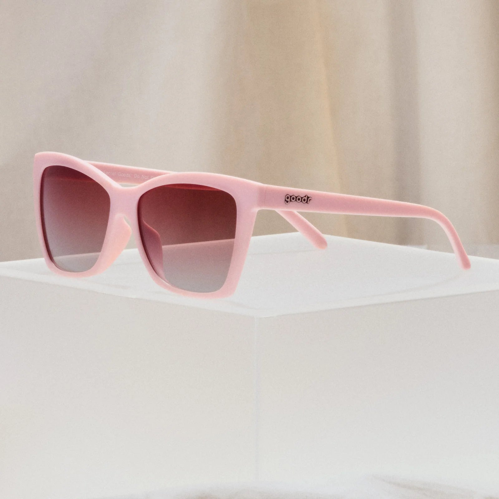GOODR-ROSE RETAIL THERAPY