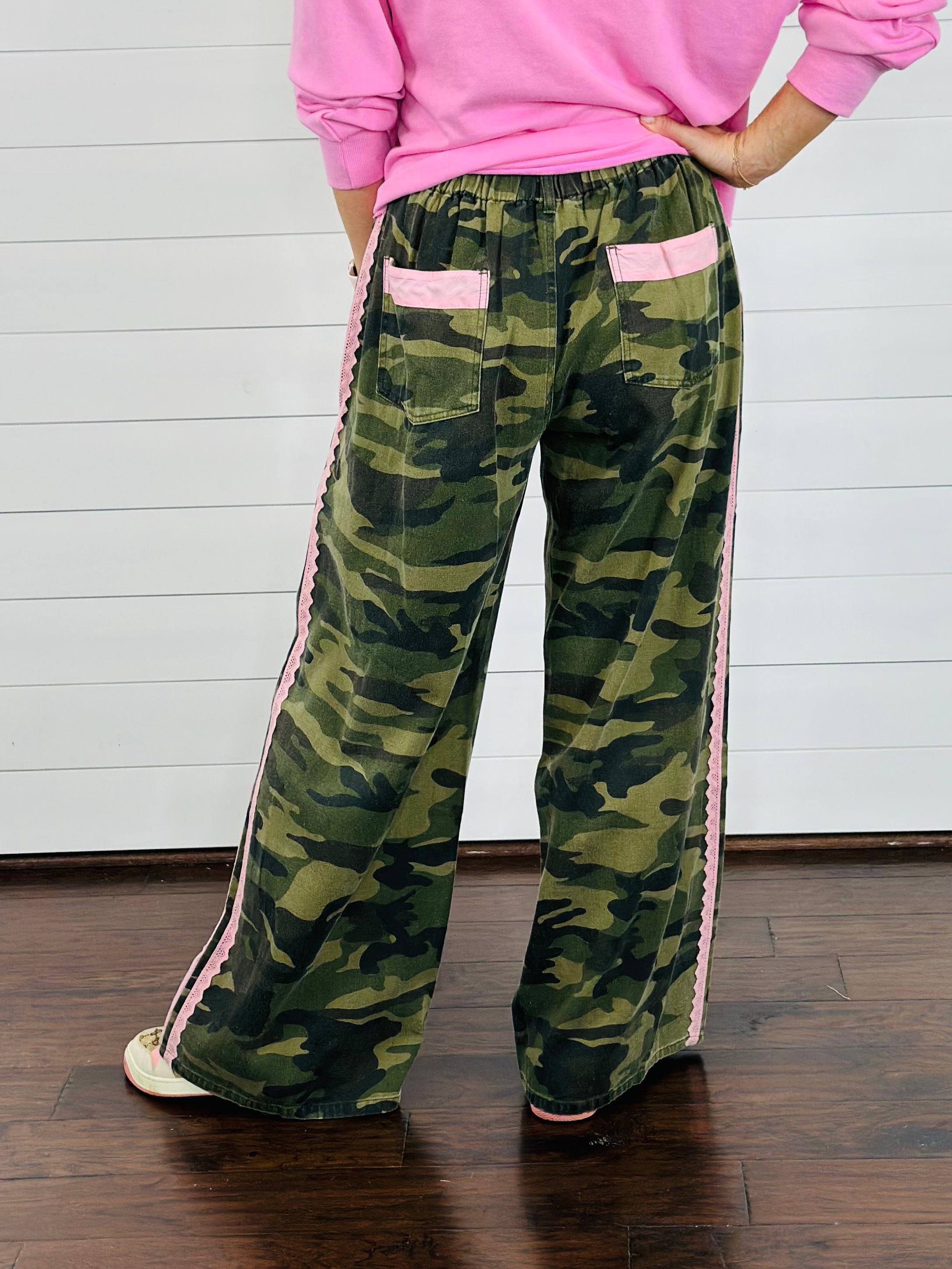 CAMO AND LACE PANTS
