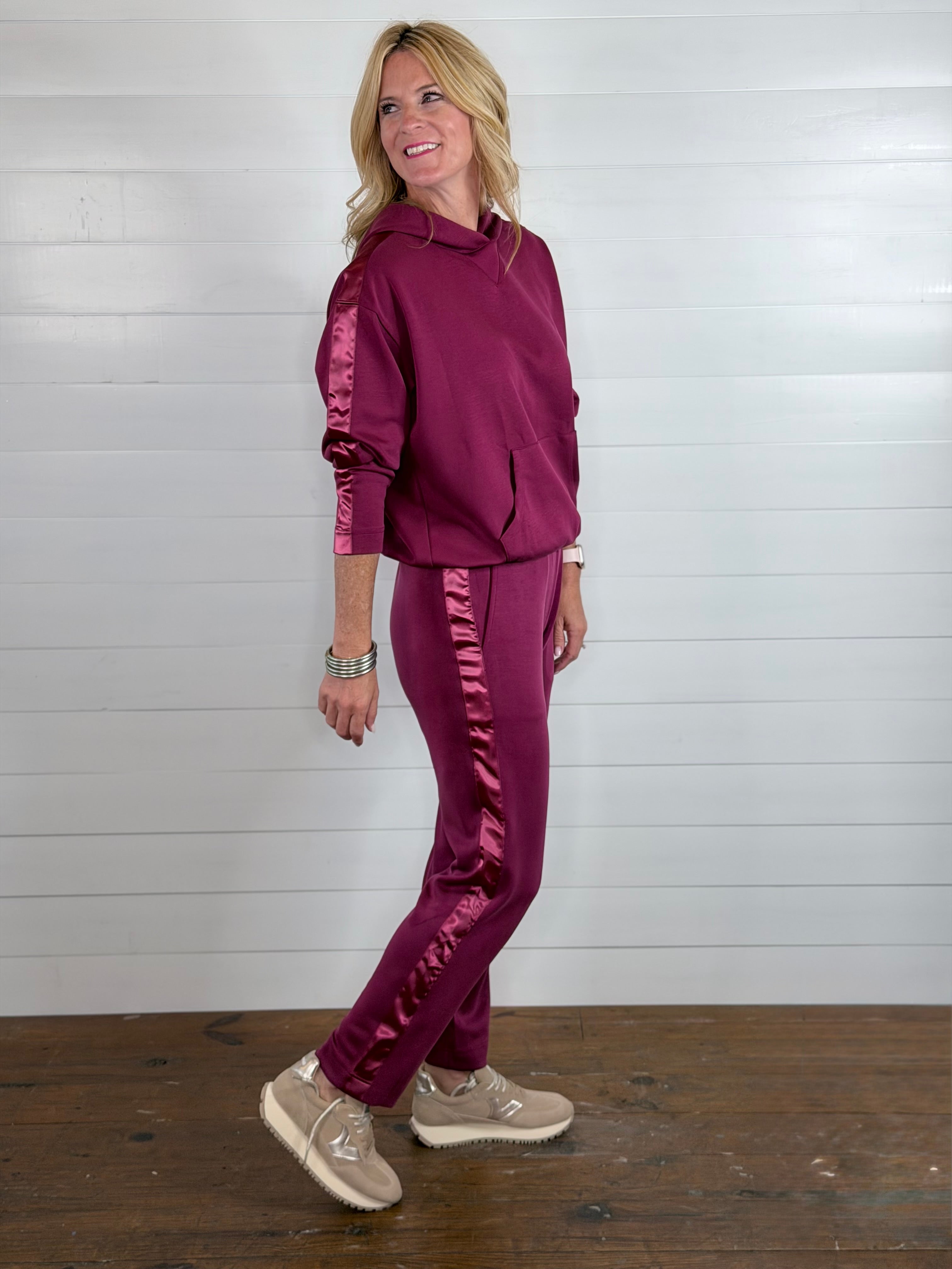 SATIN STRIPE JOGGER-MAROON