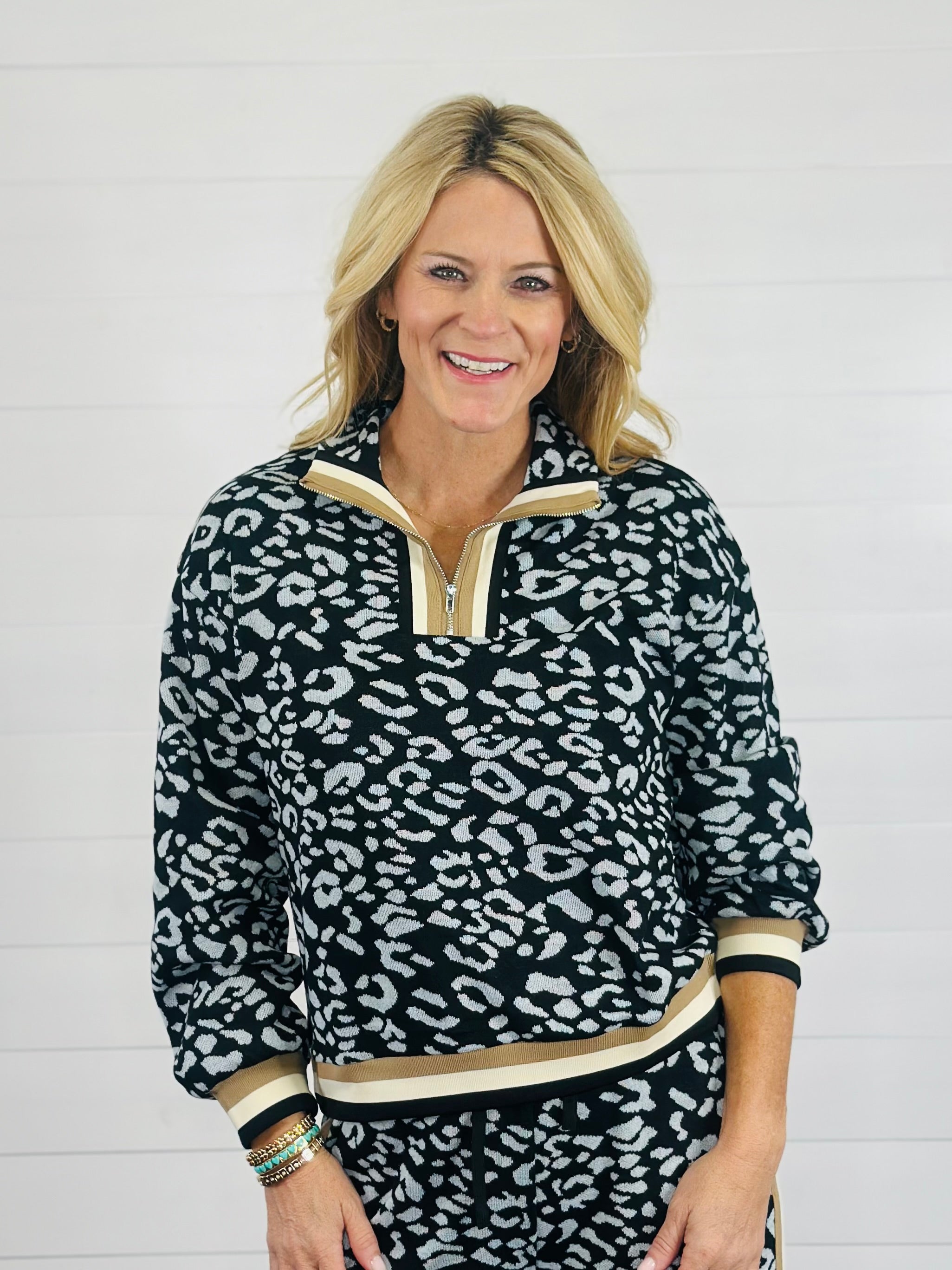 LOUNGING IN LEOPARD TOP-BLACK