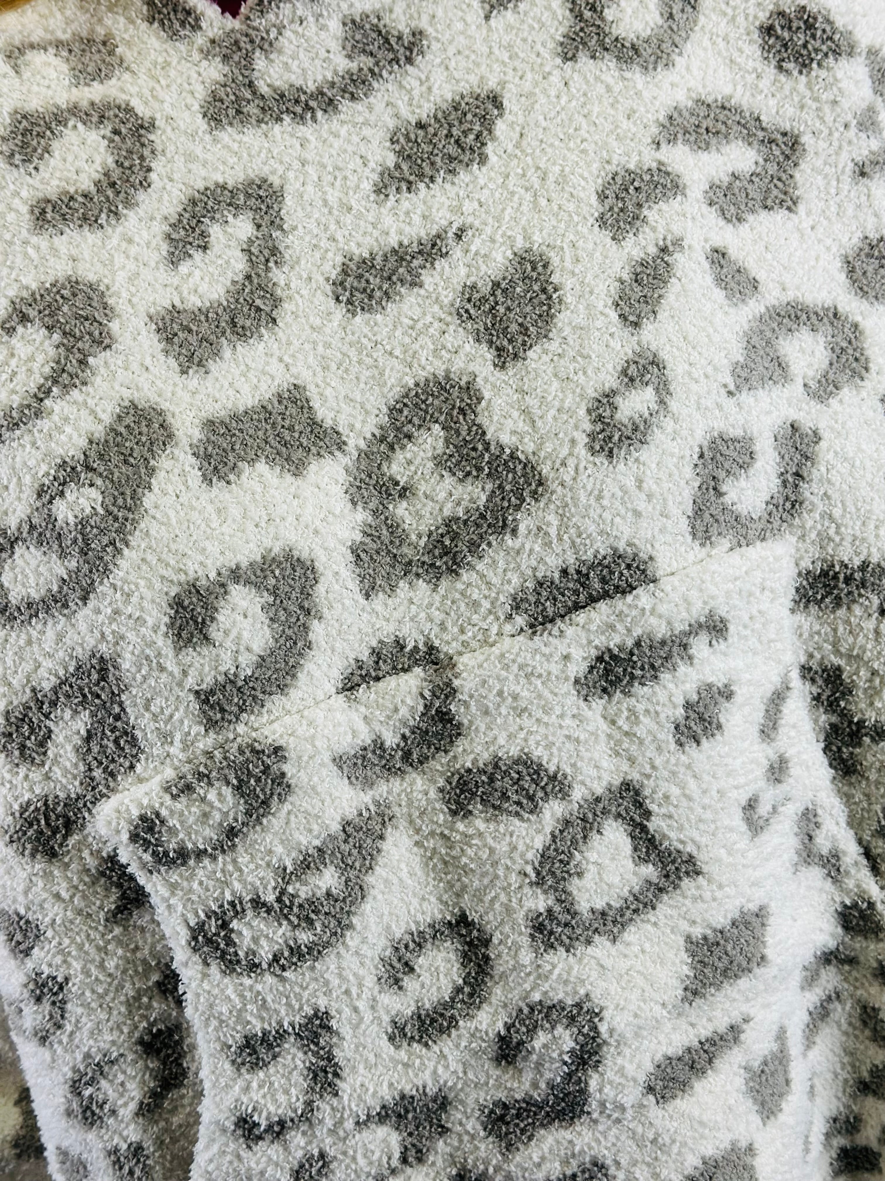 LEOPARD HOODED SNUGGIE-GREY