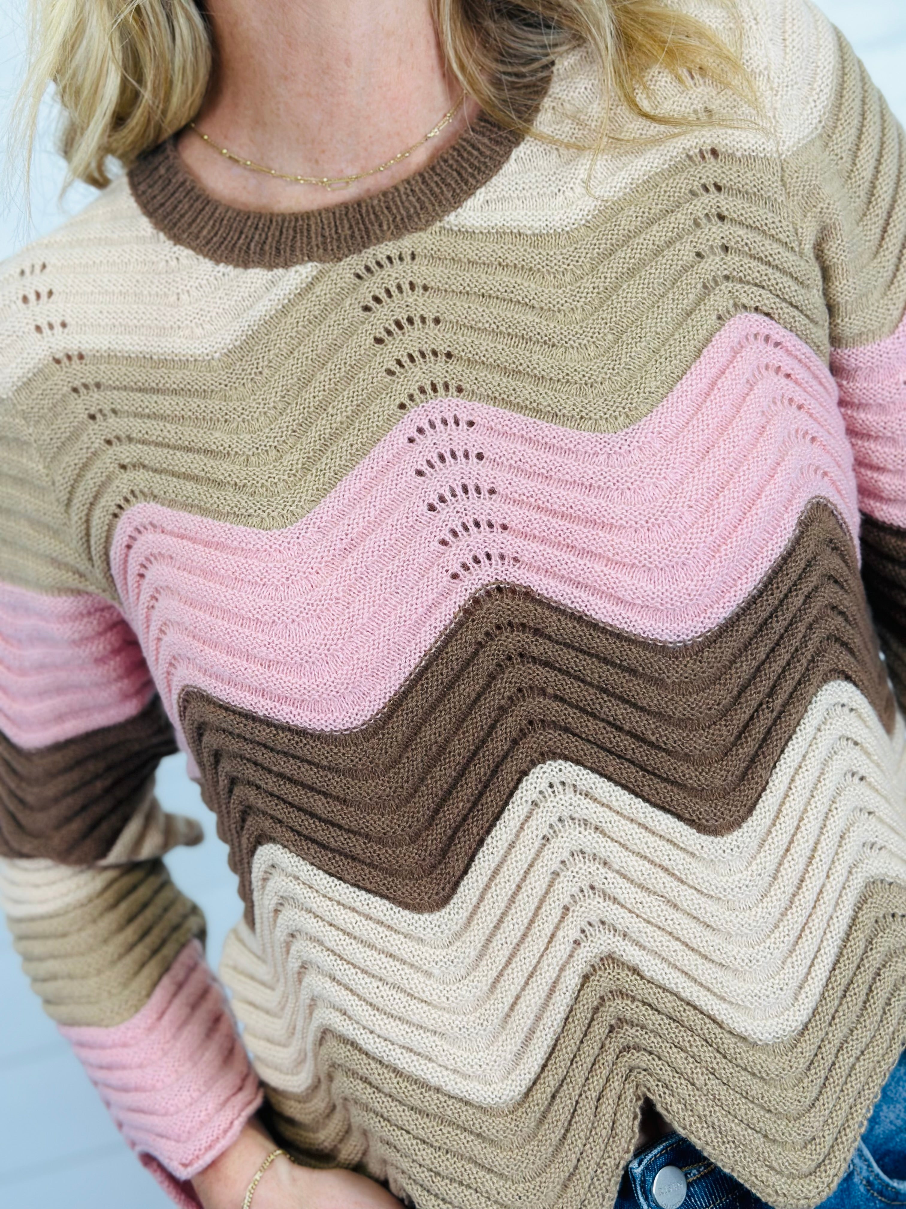 MOCHA WAVE SWEATER TOP