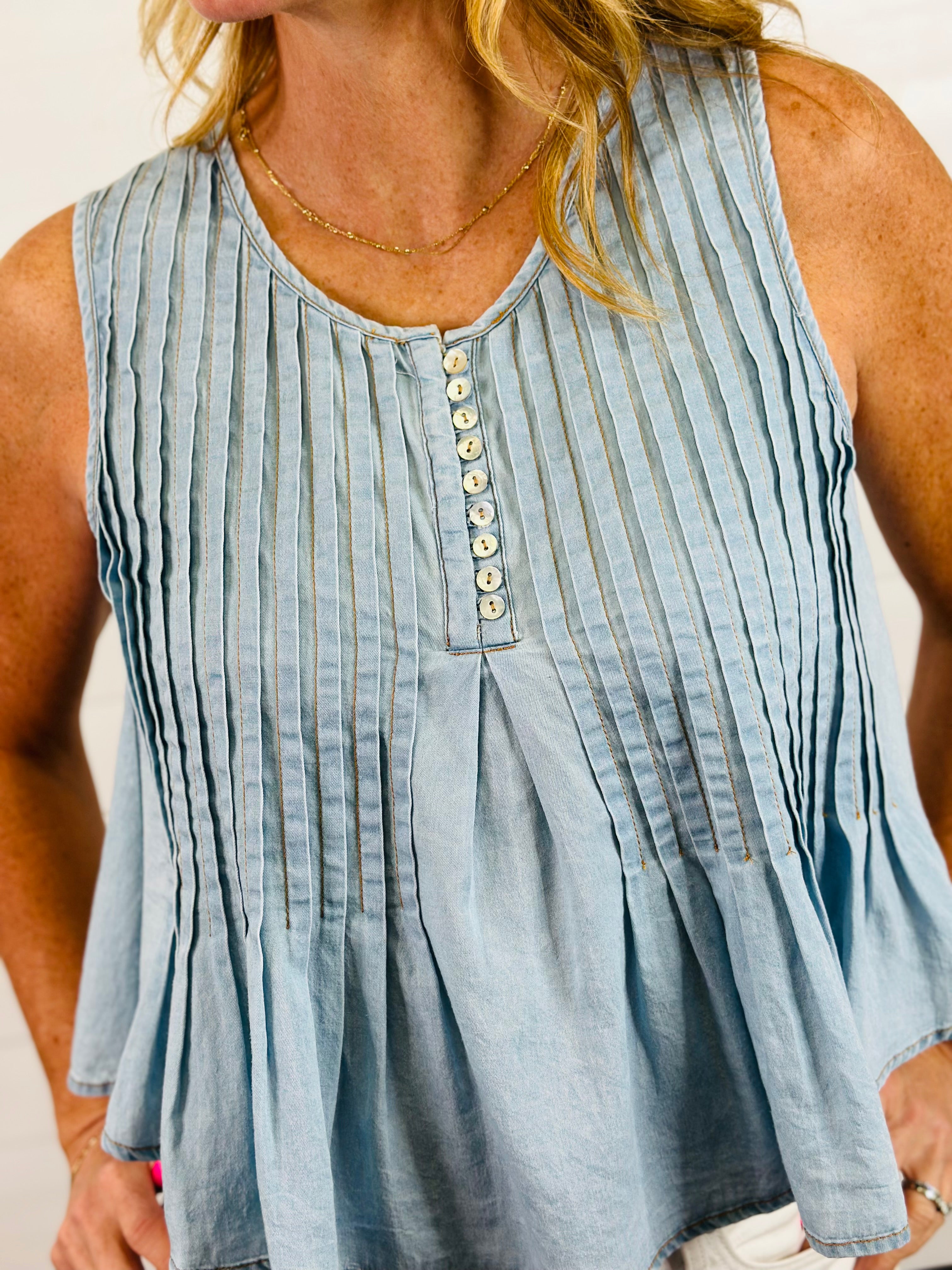 LAINEY CHAMBRAY TOP