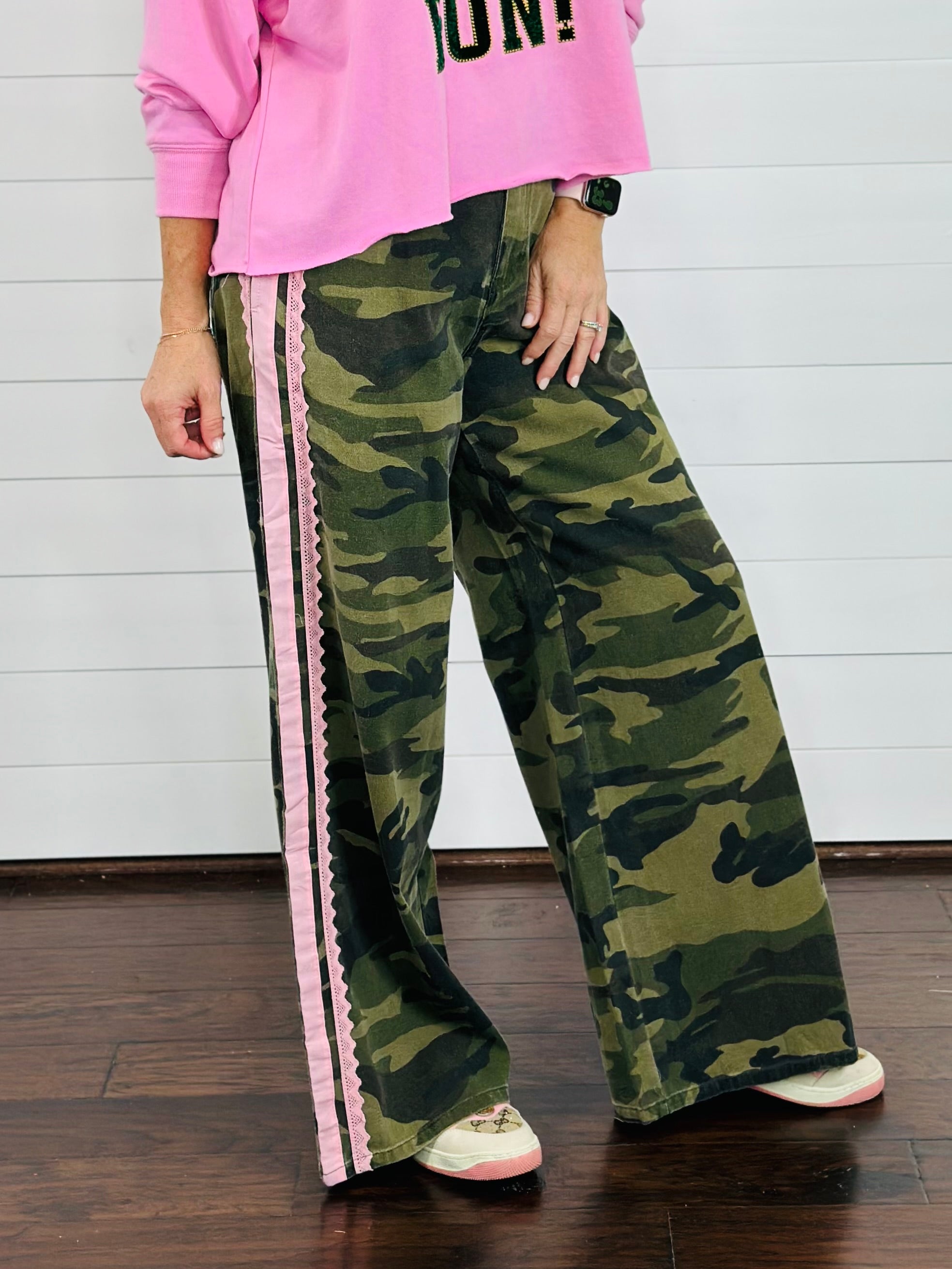 CAMO AND LACE PANTS