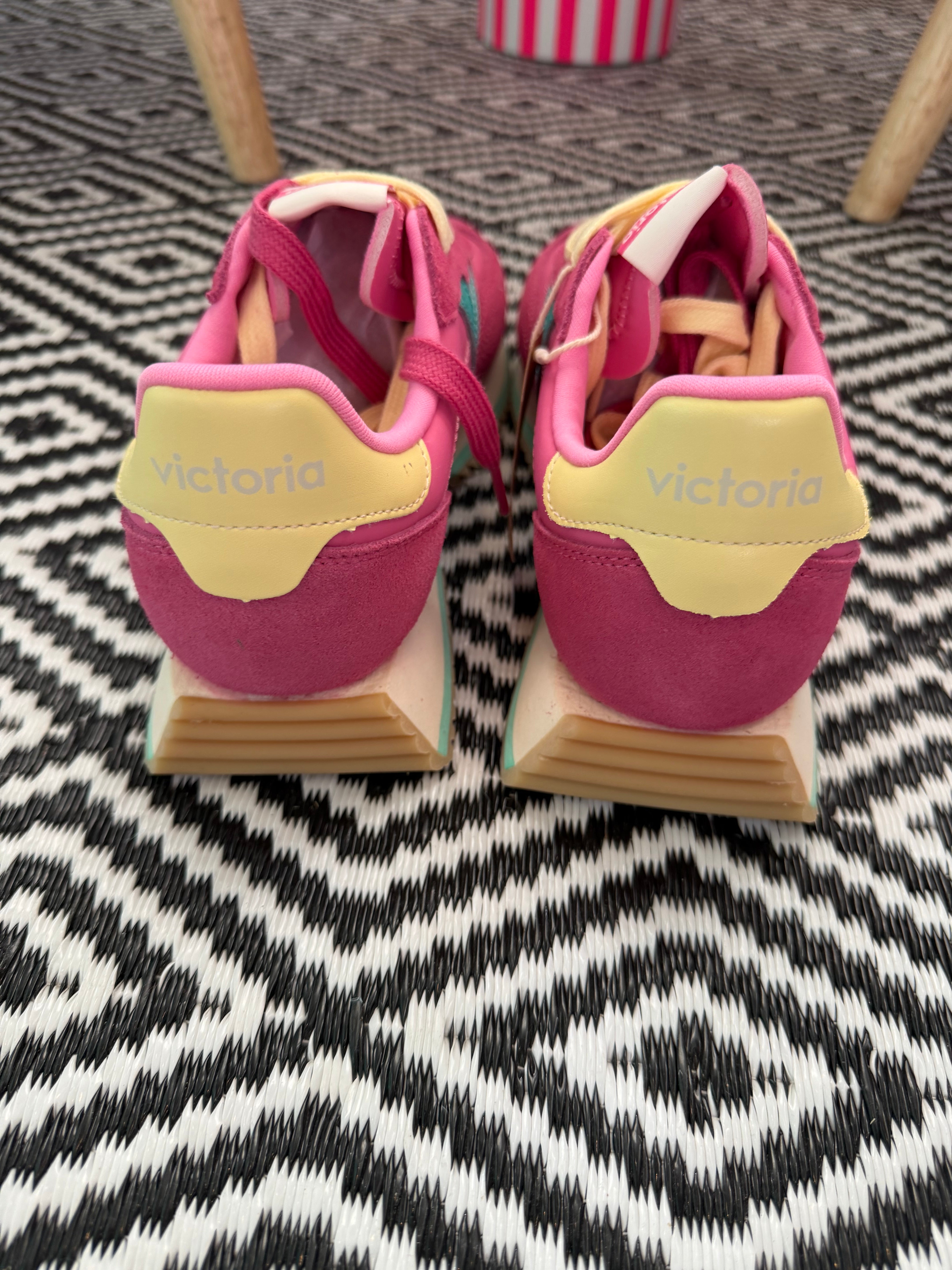 VICTORIA COSMOS-ROSA