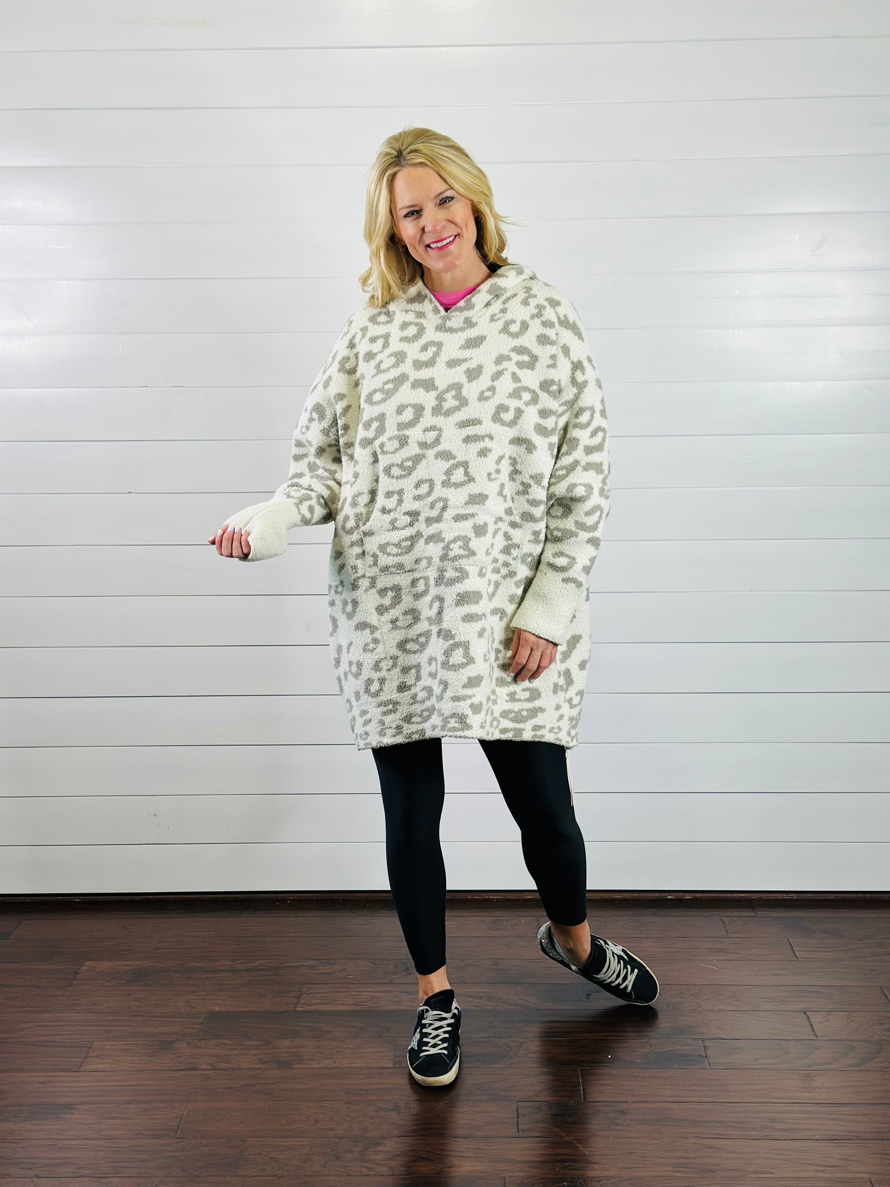 LEOPARD HOODED SNUGGIE-GREY