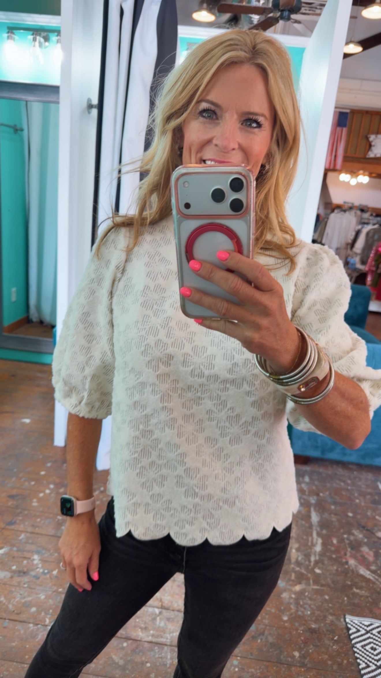 TEXTURED FLORAL TOP