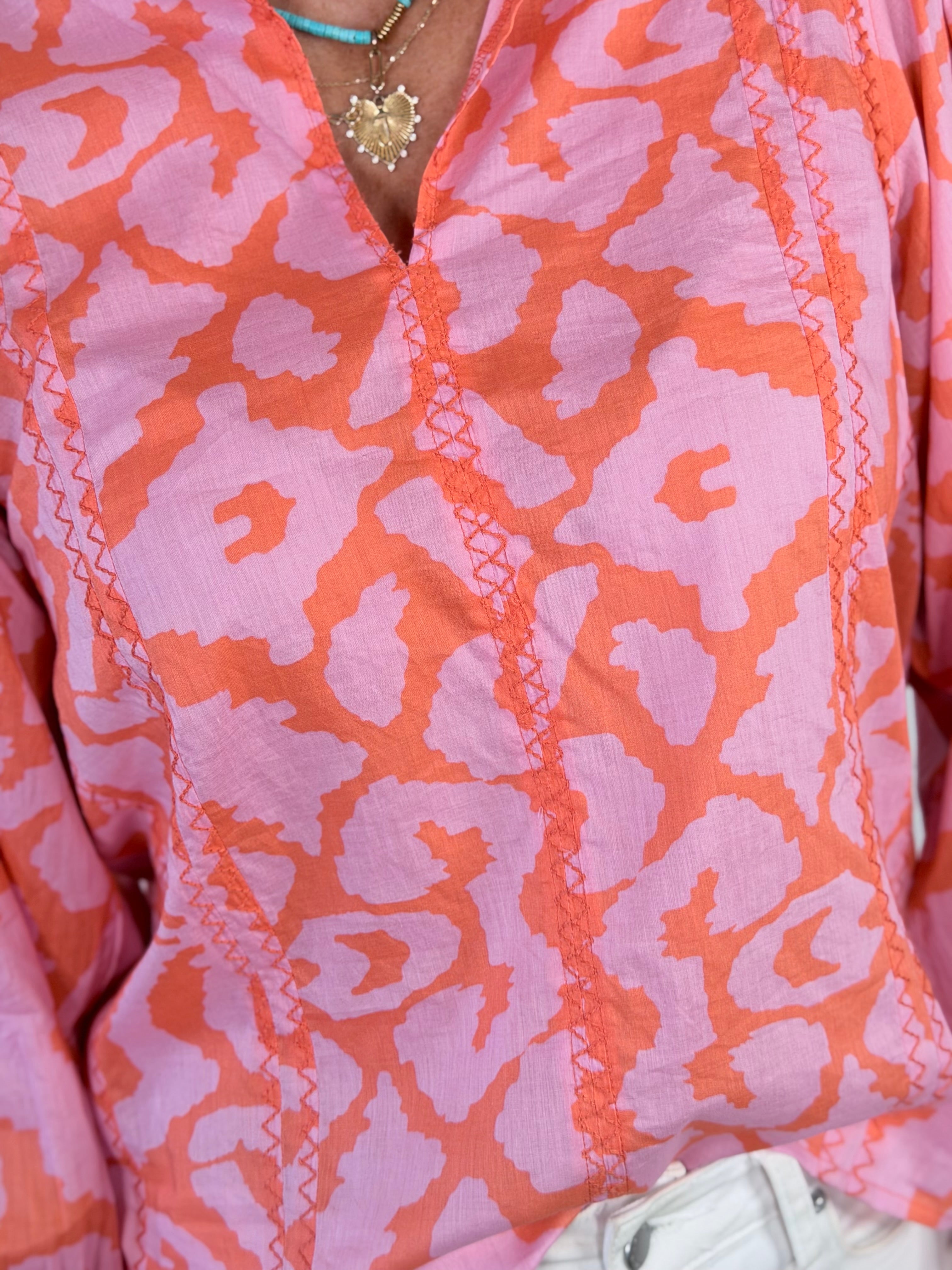 ZIG ZAG STITCHED TOP