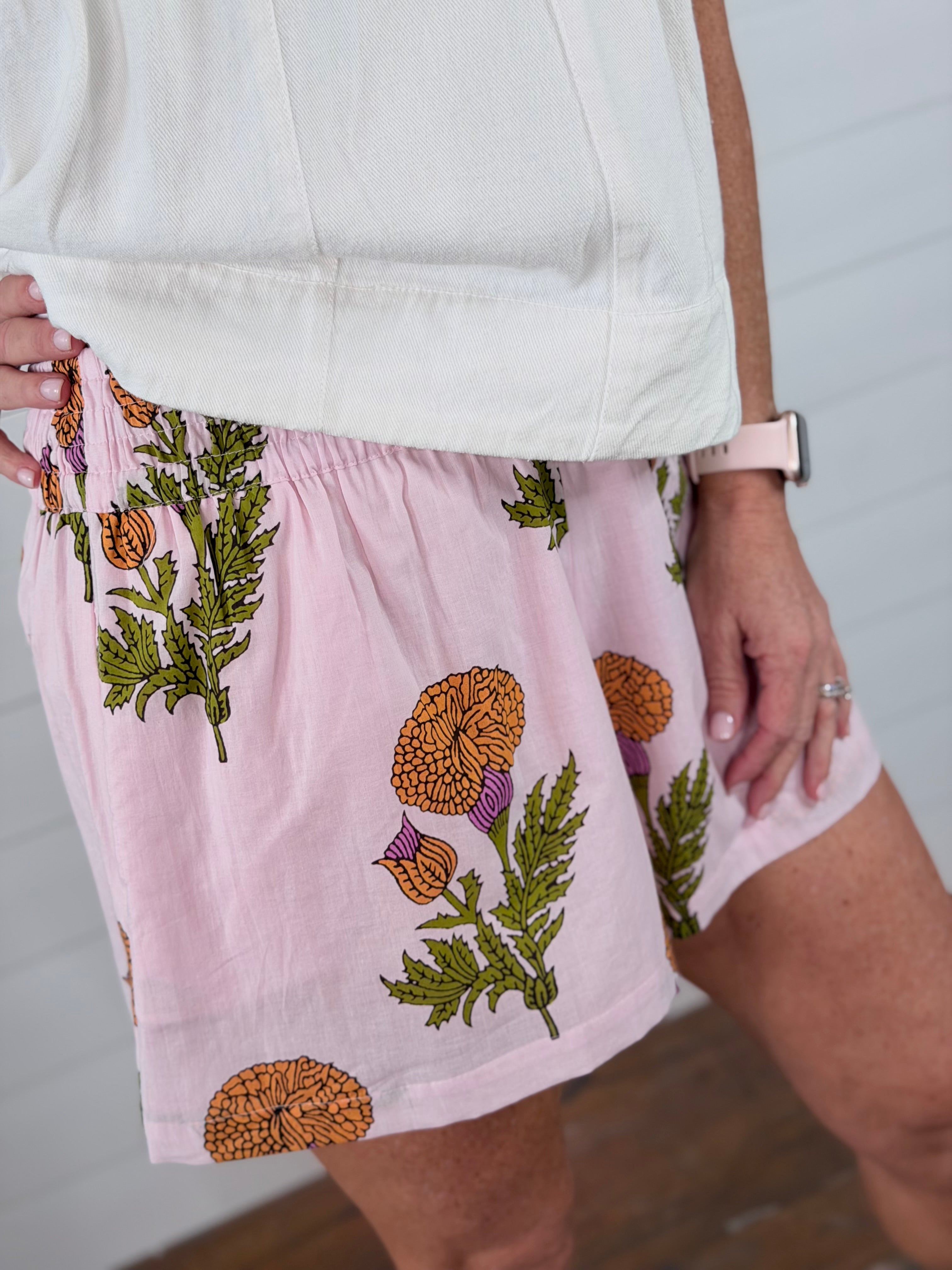 MUM FLORAL SHORT