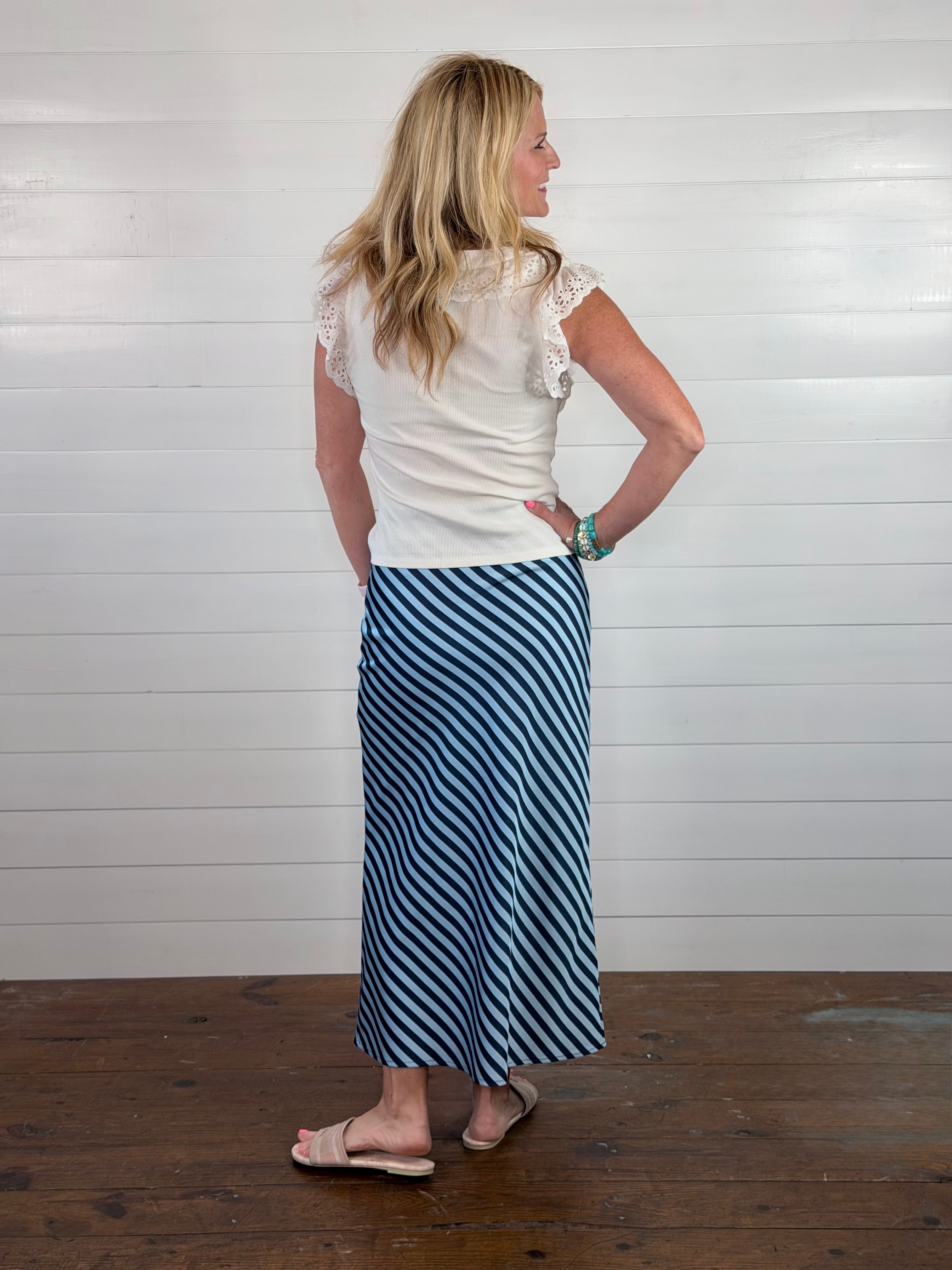 SUMMER EYELET TOP