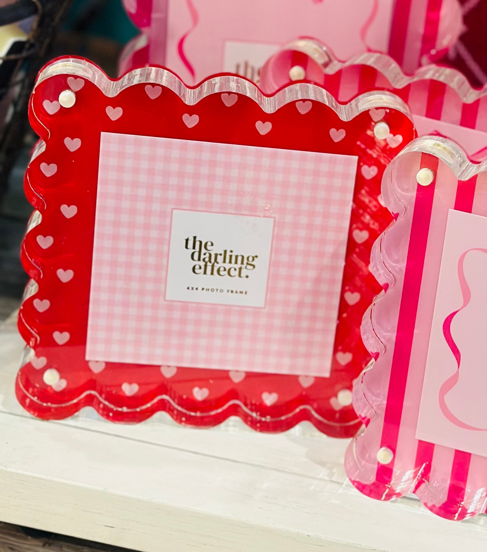 HEART SQUARE SCALLOPED FRAME