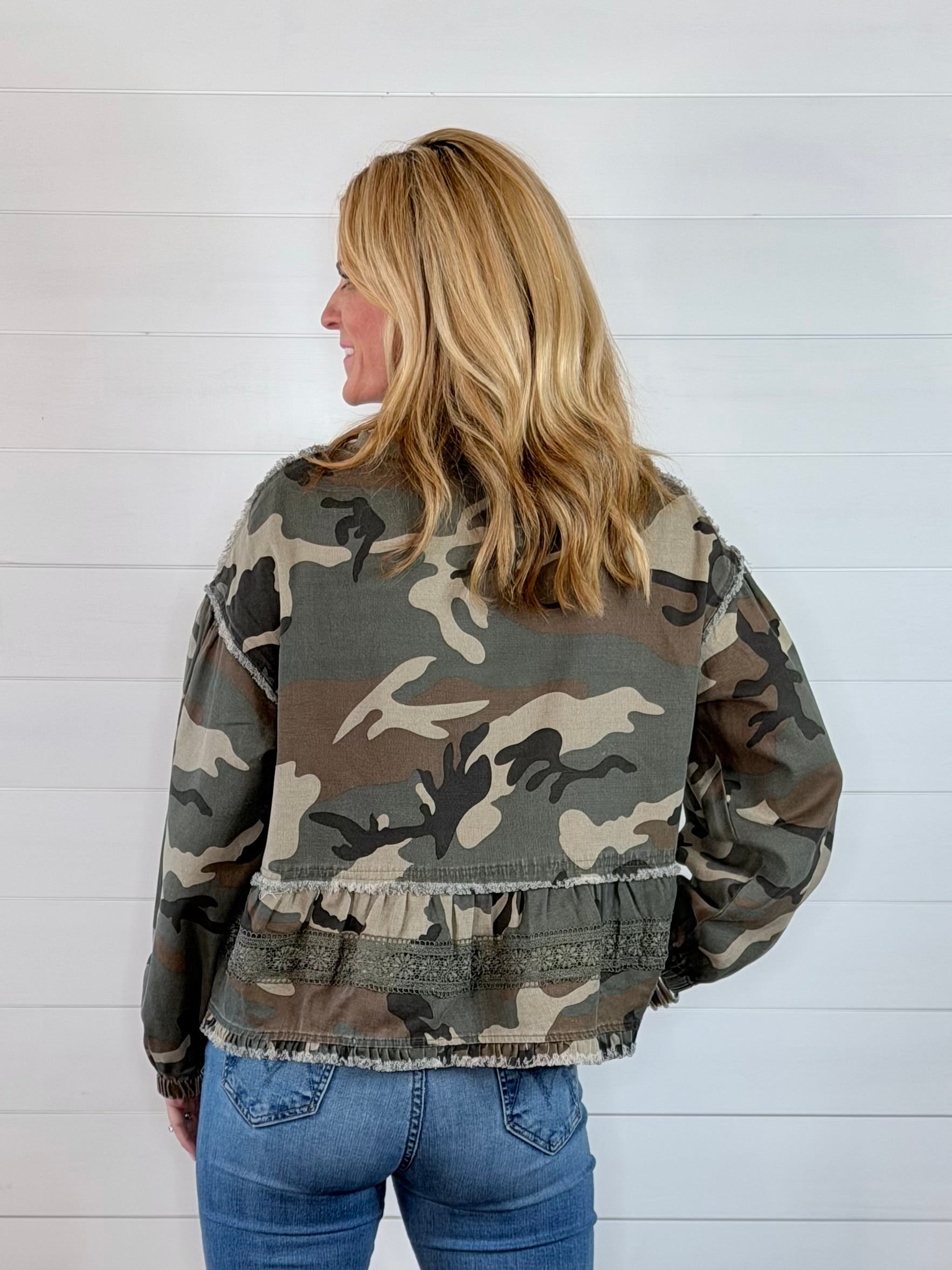 CAMO & LACE TOP
