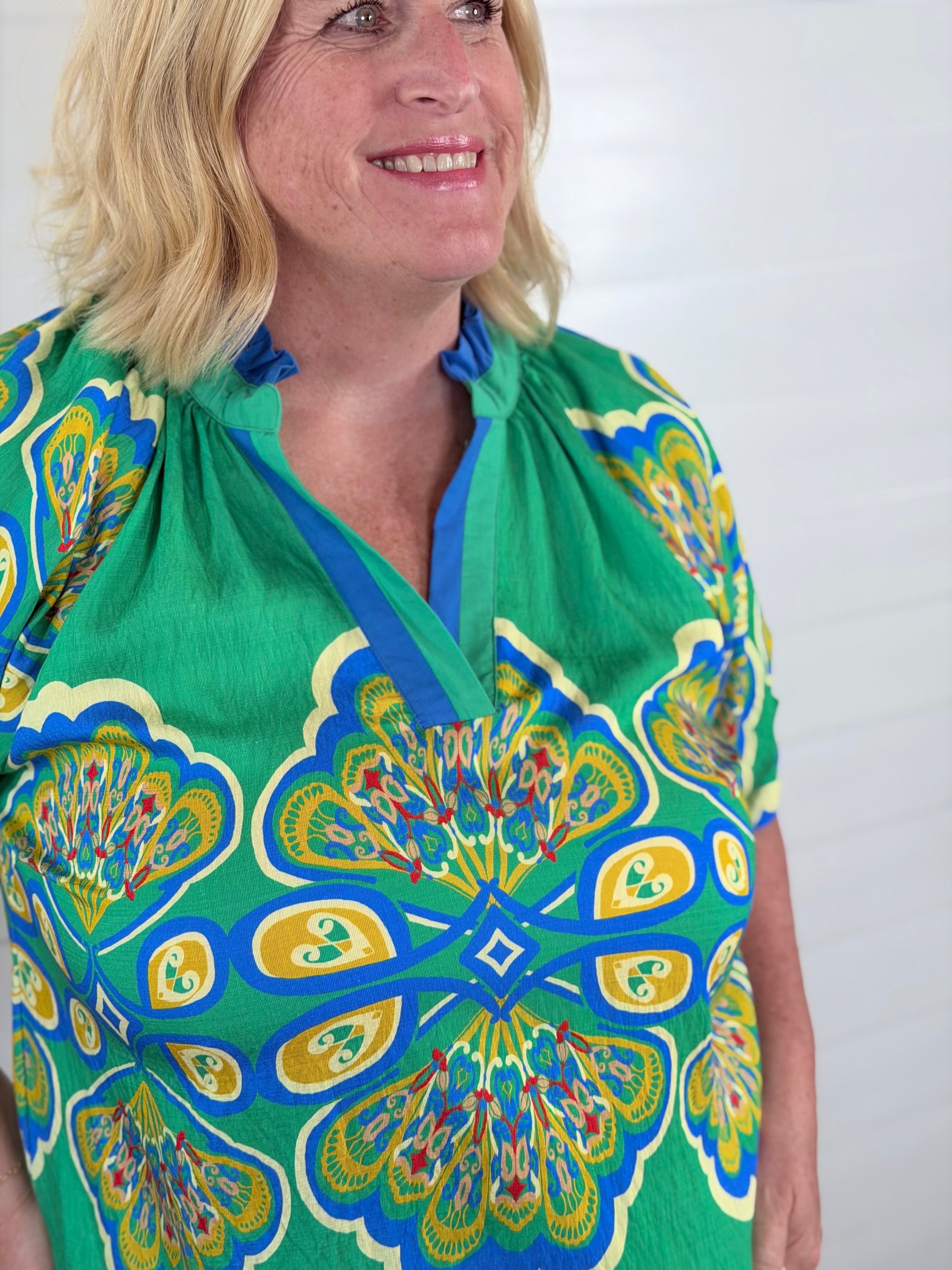 MODERN MEDALLION TOP