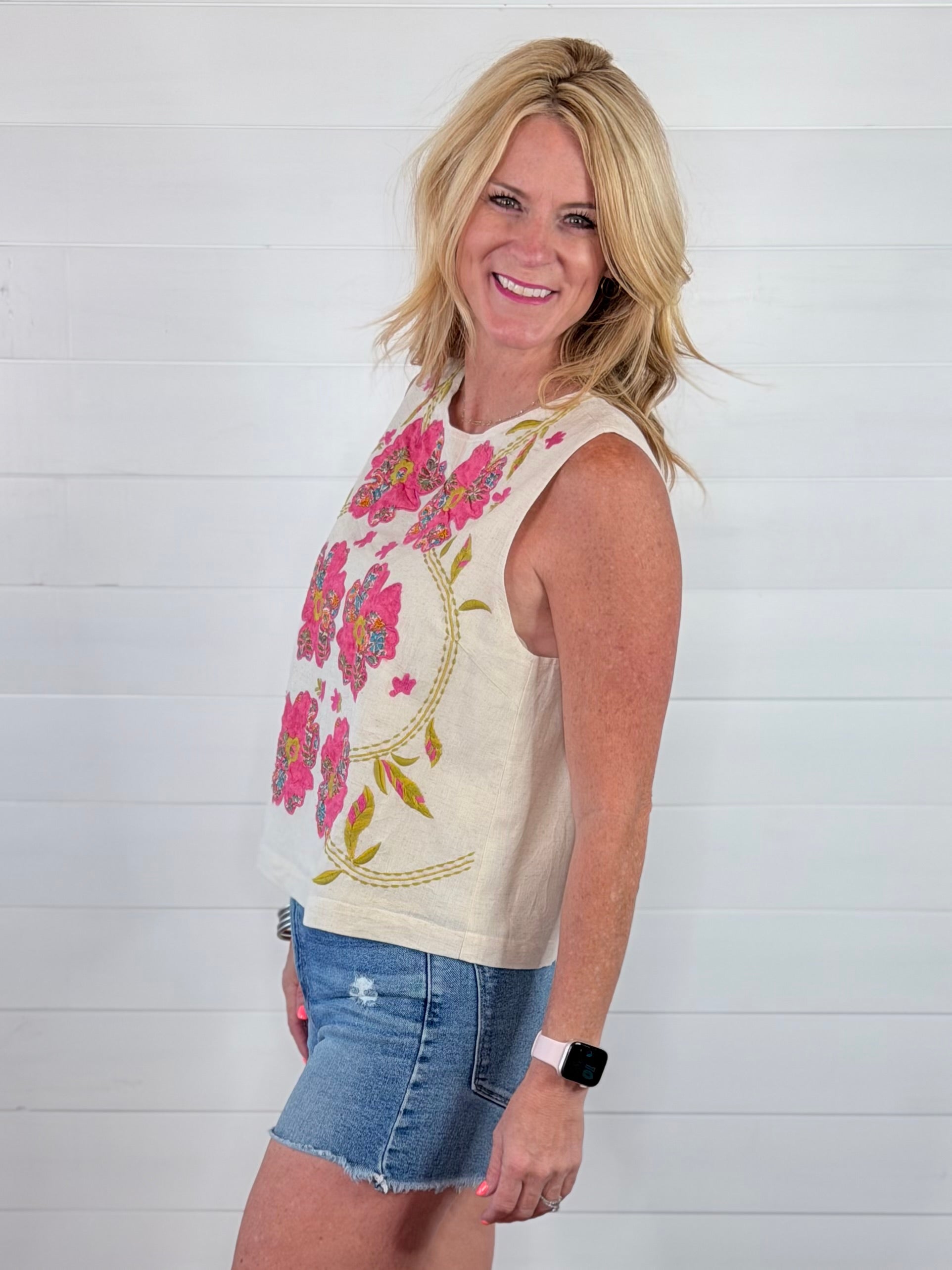 PRETTY PETALS FLORAL TOP