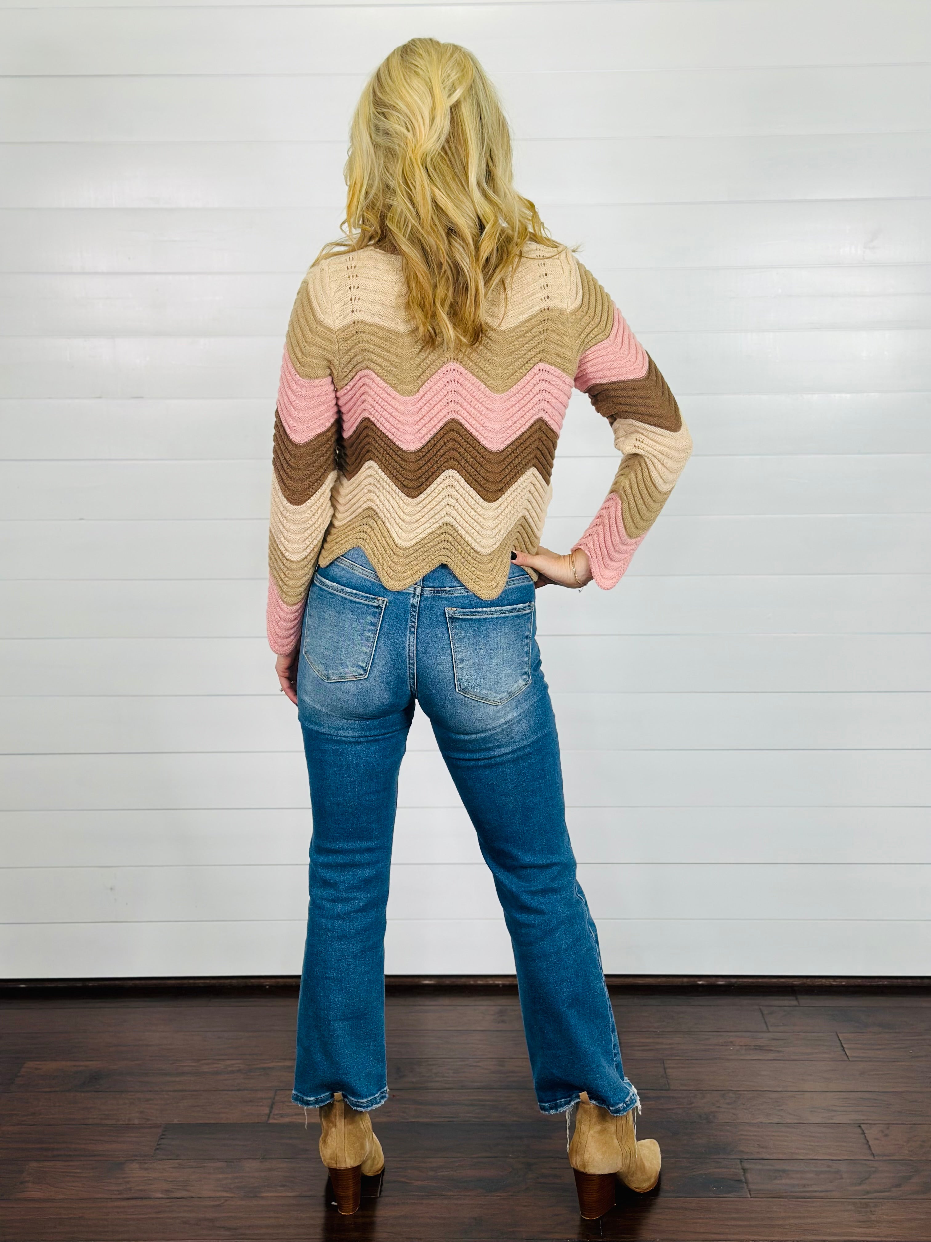 MOCHA WAVE SWEATER TOP