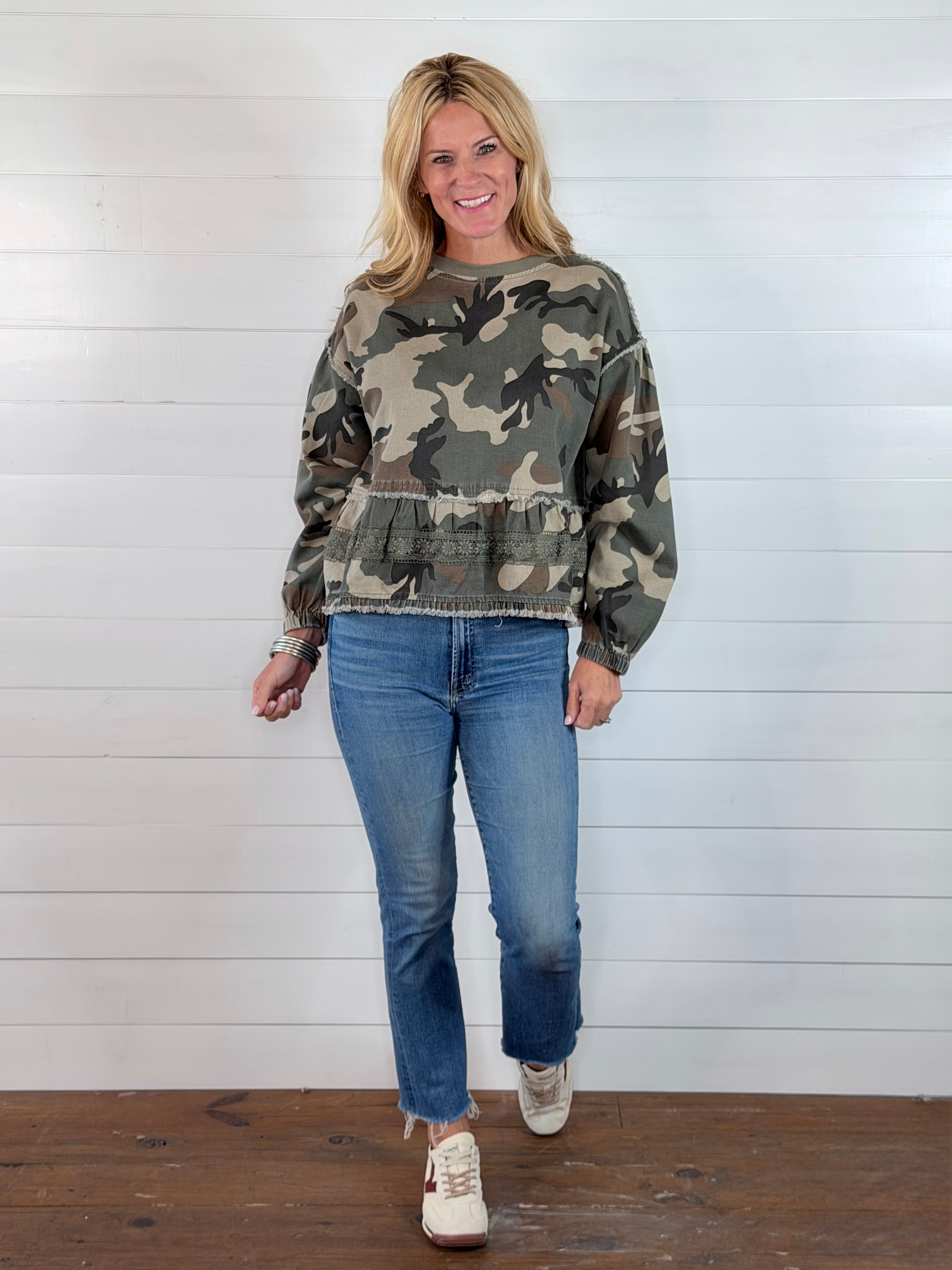 CAMO & LACE TOP