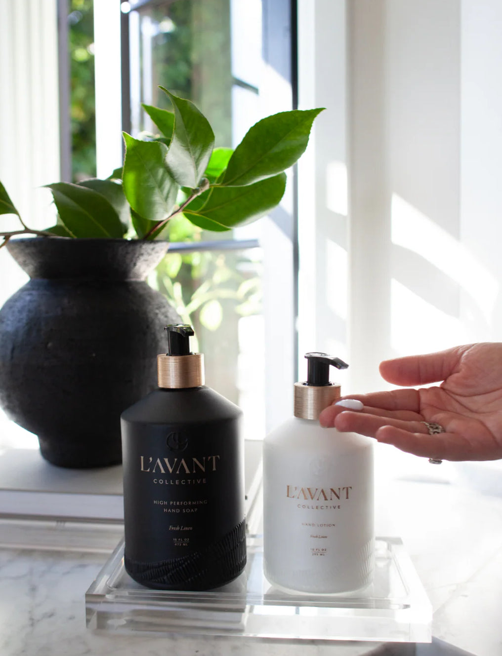 L'AVANT LUCITE TRAY-MEDIUM