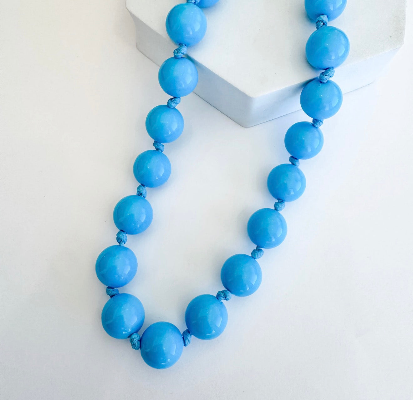 BLUE BUBBLEGUM NECKLACE