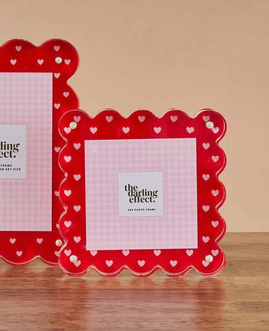 HEART SQUARE SCALLOPED FRAME