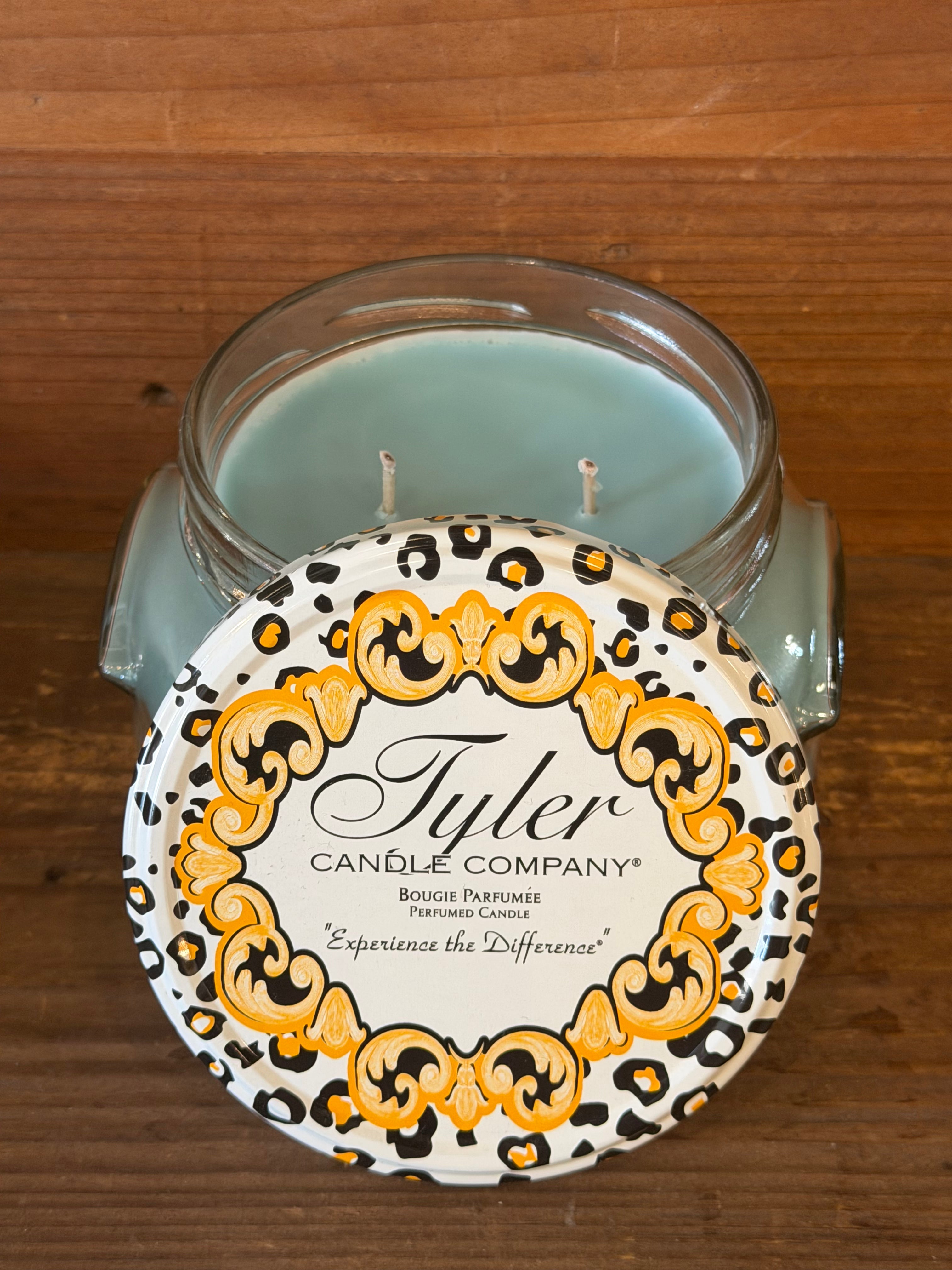 TYLER-RESORT 22 OZ CANDLE