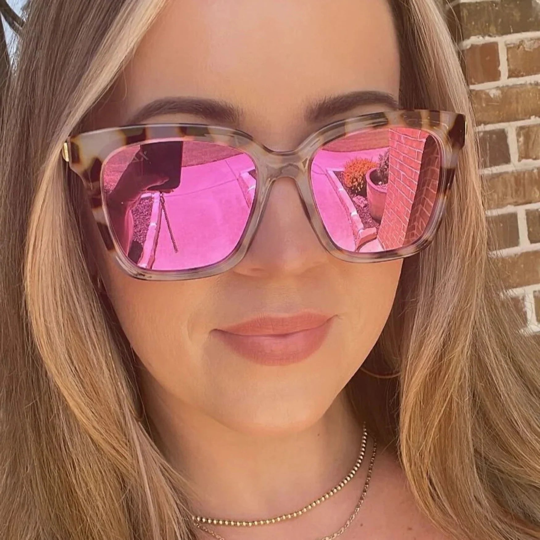 DAX-LYLA HOT PINK SUNGLASSES
